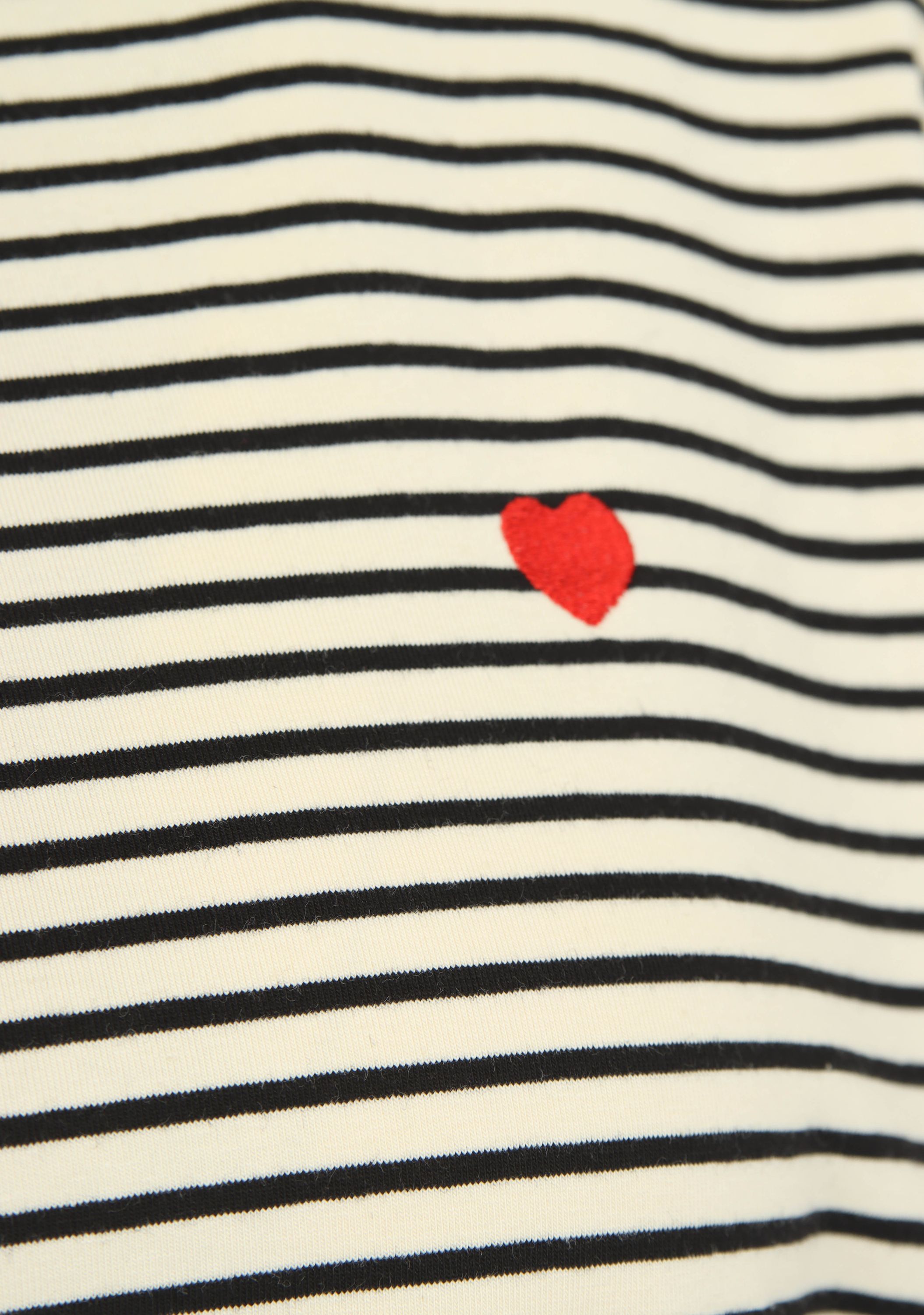 SISTERS POINT SHIRT