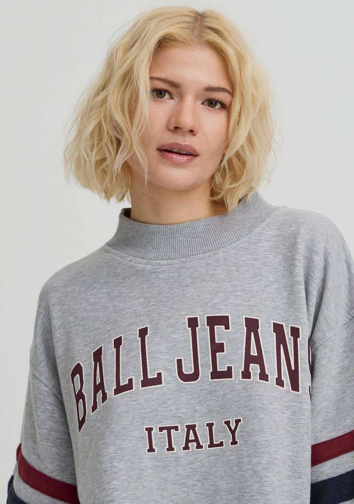 BALL SWEATER