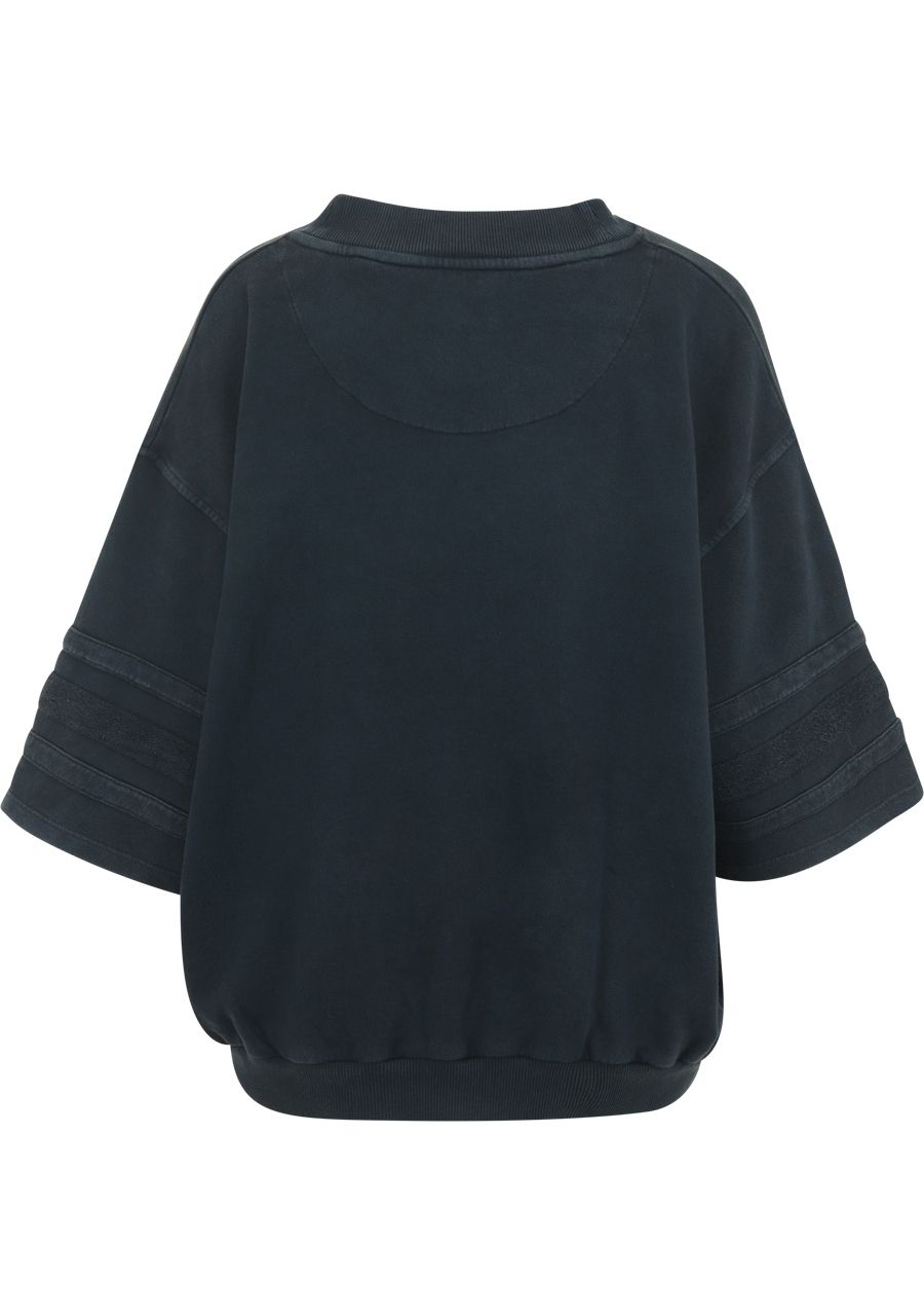 BALL SWEATER