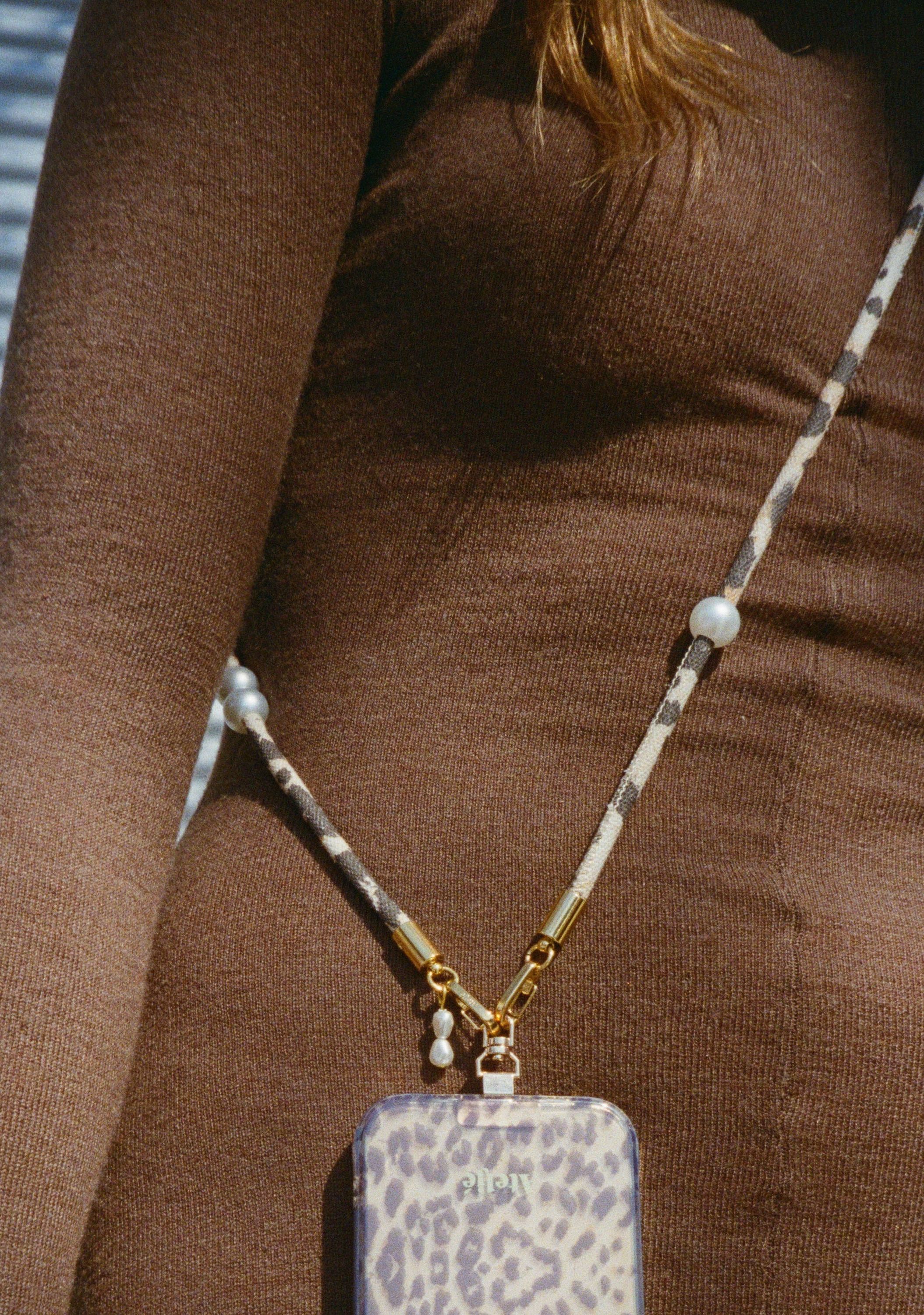 ATELJÉ ACCESSOIRE