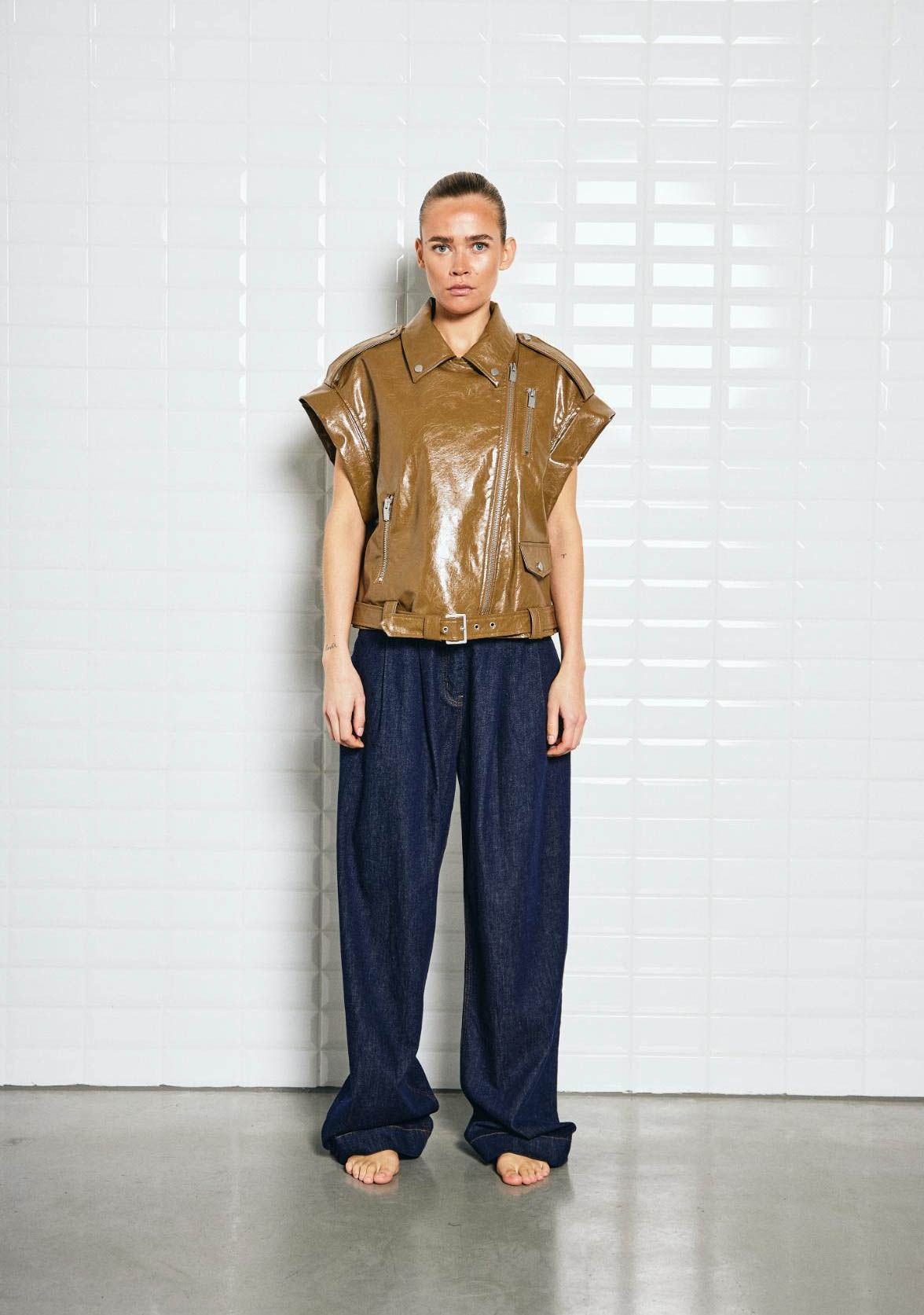 WITH BLACK GILET