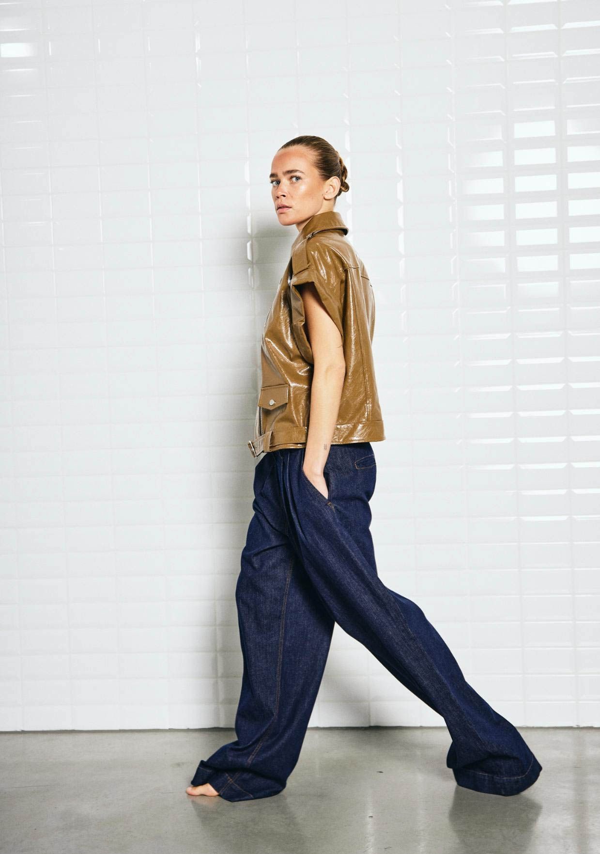 WITH BLACK GILET