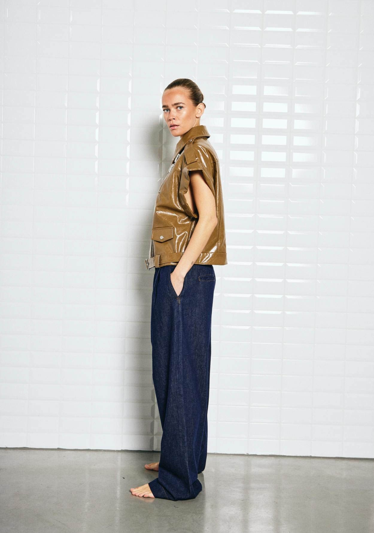 WITH BLACK GILET