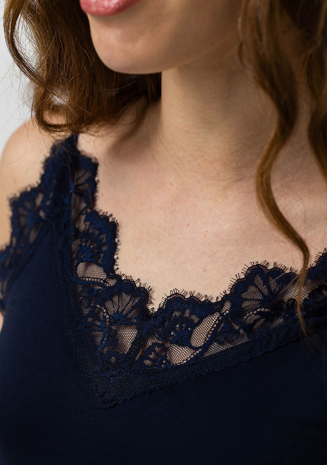 LABEL DOT BLOUSE