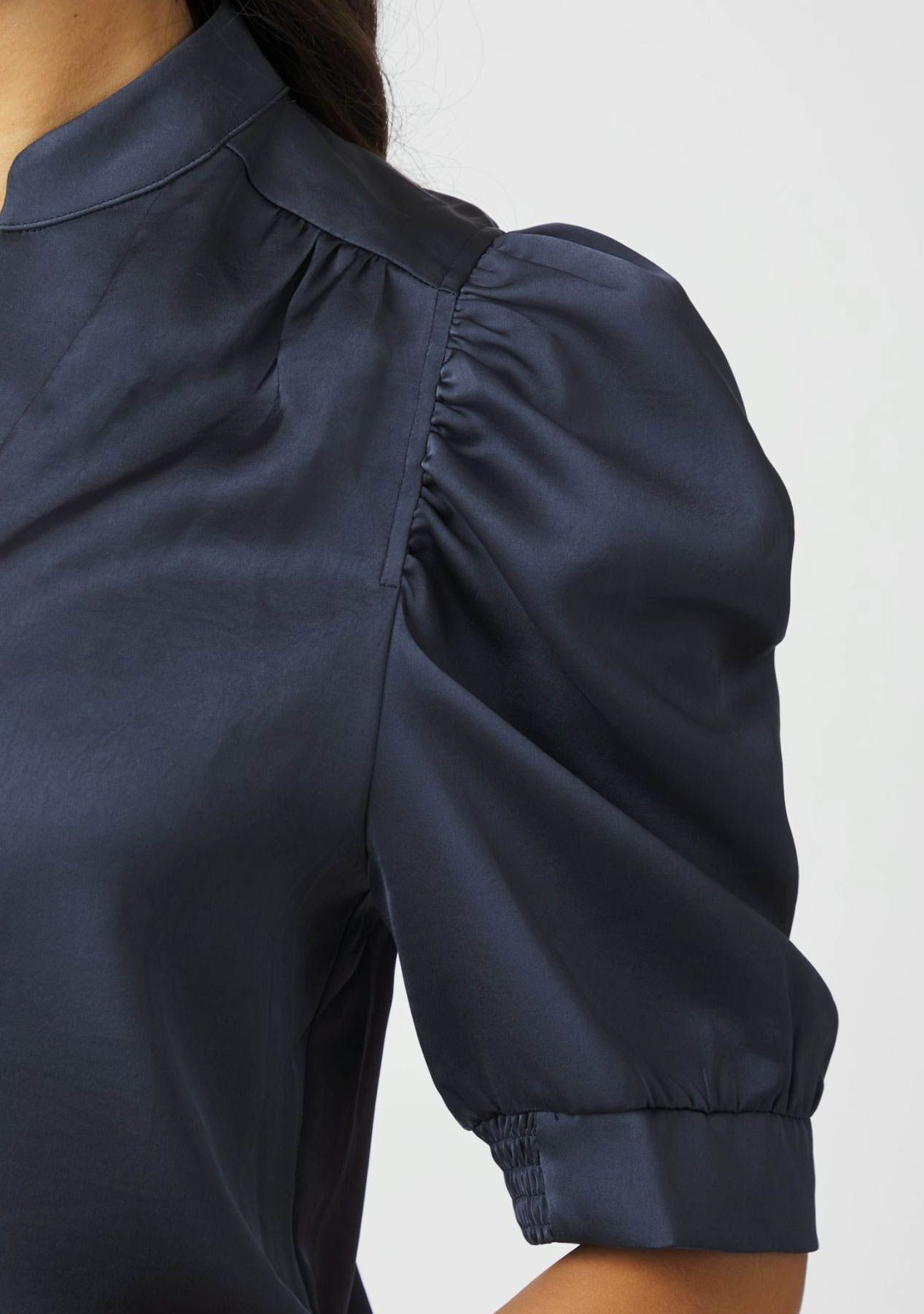NEO NOIR BLOUSE