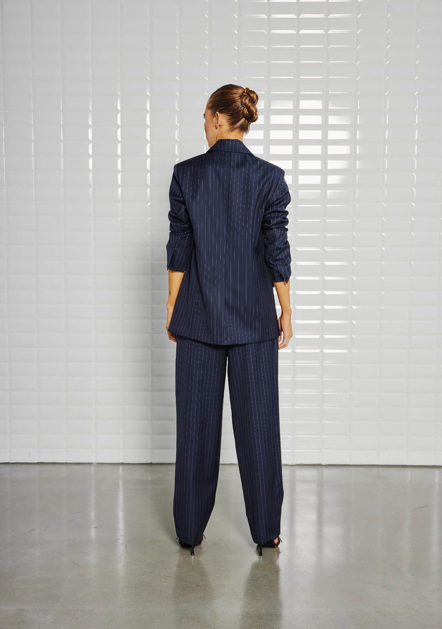 WITH BLACK WIJDE PANTALON