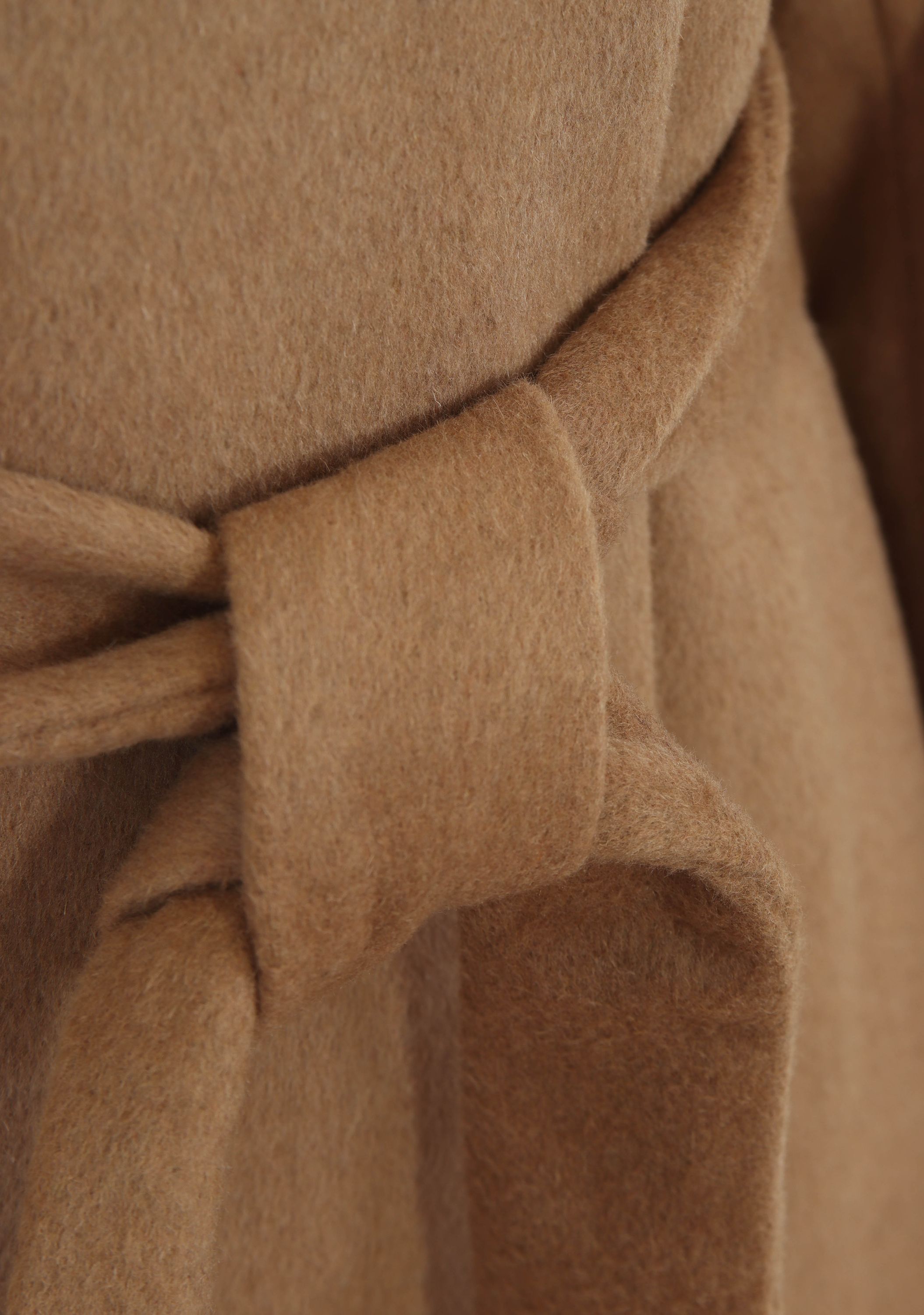 GIACOMO MANTEL