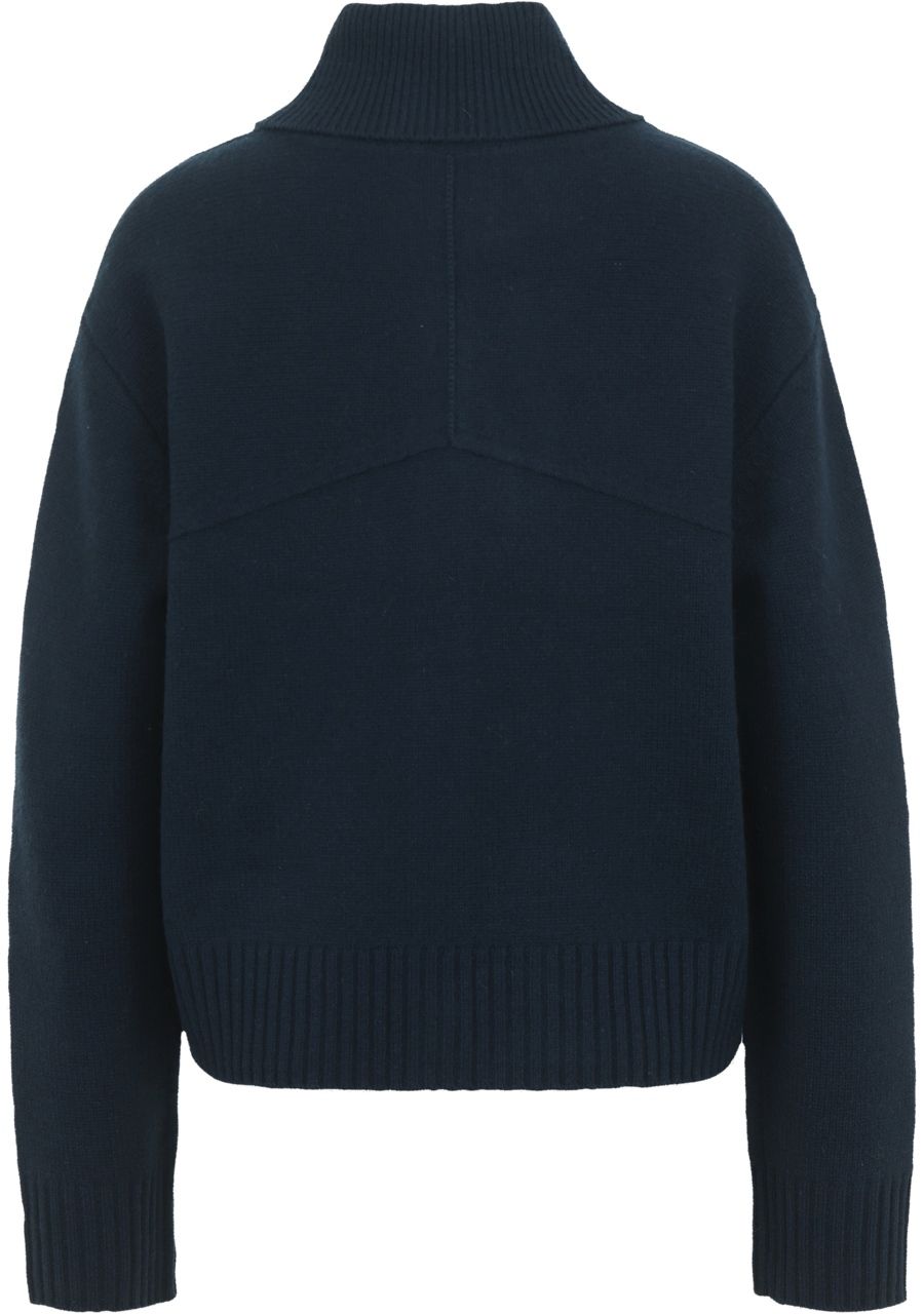 CLOSED VEST