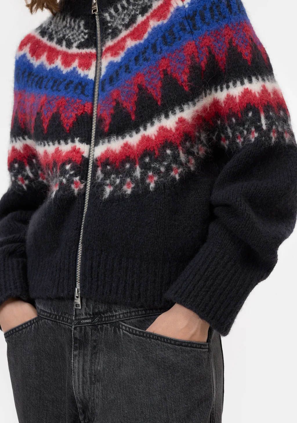 CLOSED VEST