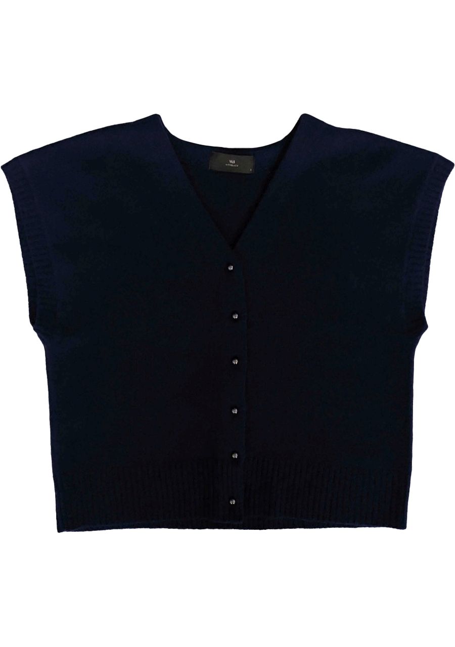 WITH BLACK GILET