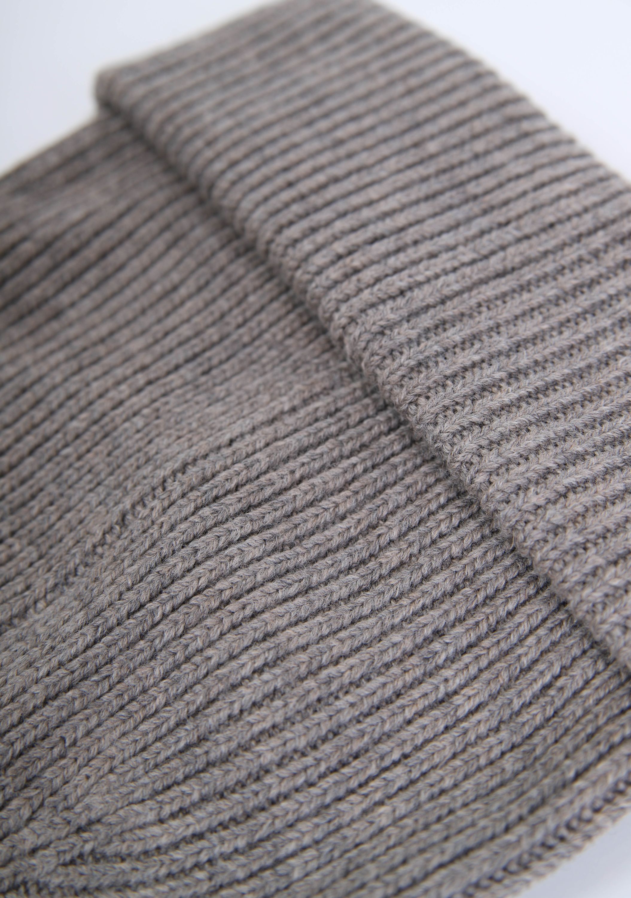 BARTS SHAWL/MUTS