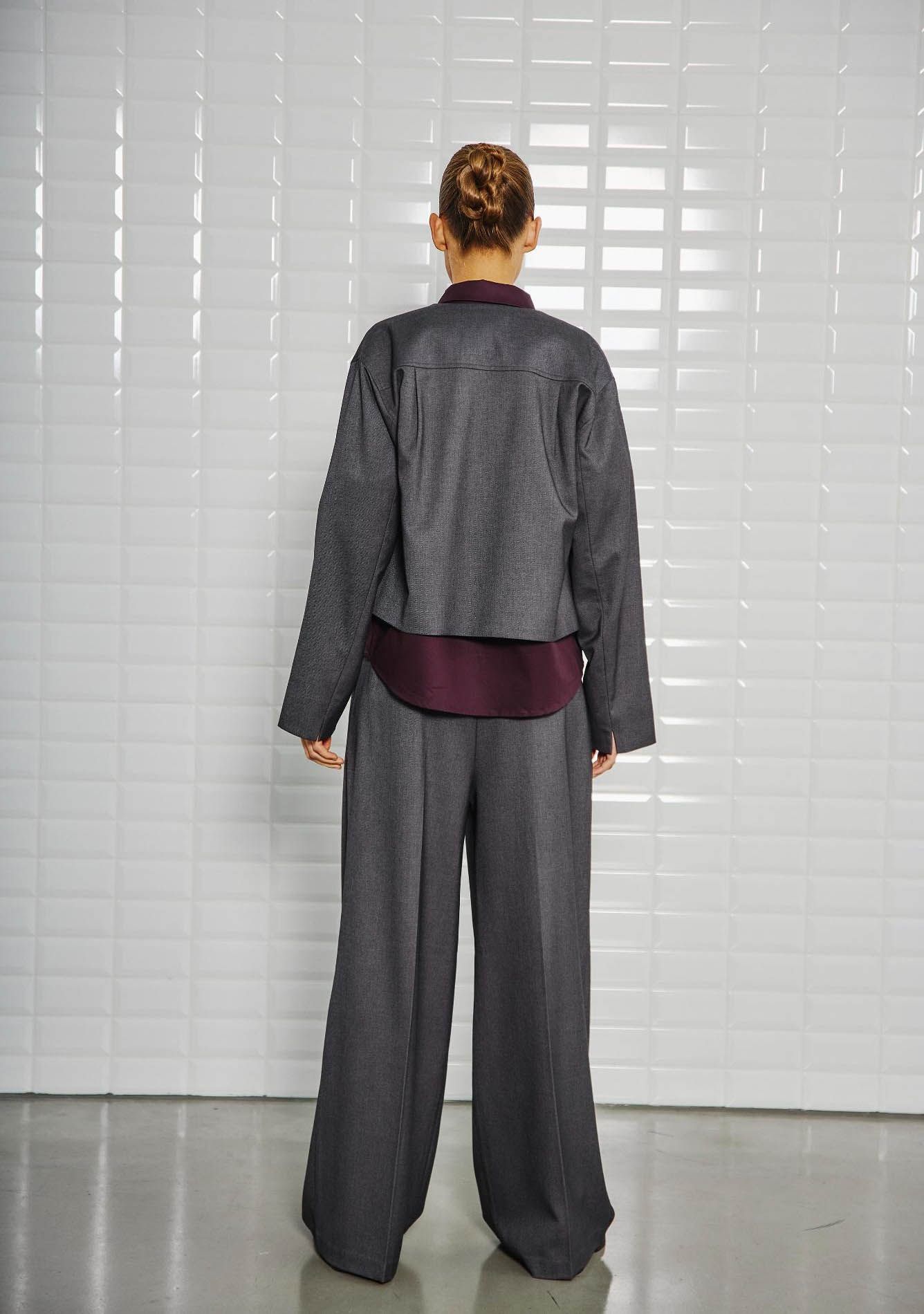 WITH BLACK WIJDE PANTALON