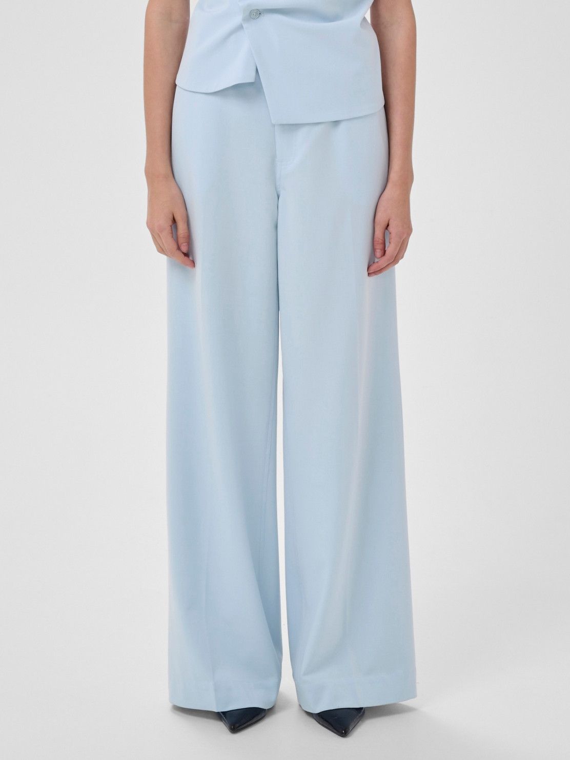 MY ESSENTIAL WARDROBE PANTALON