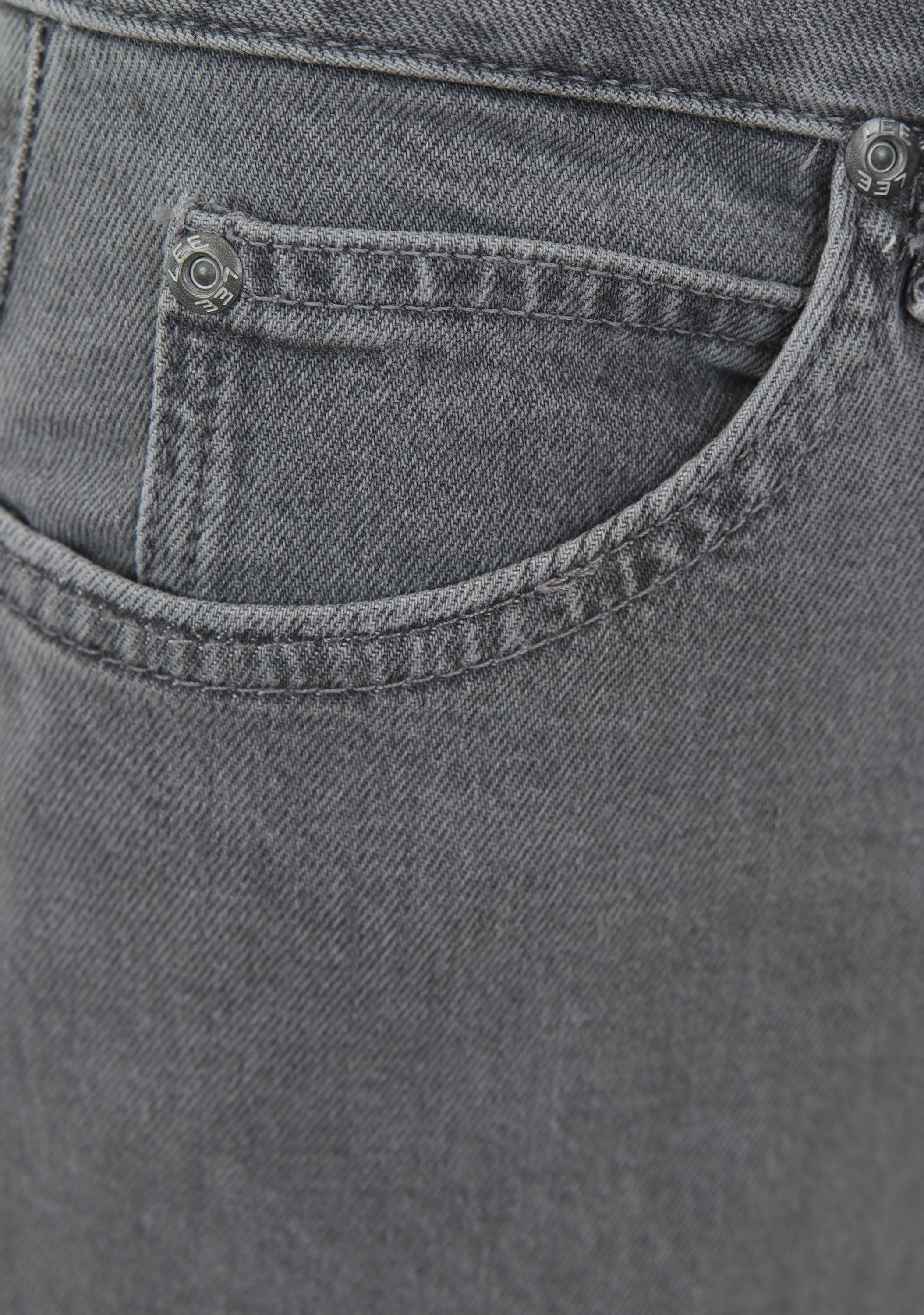 LEE JEANS