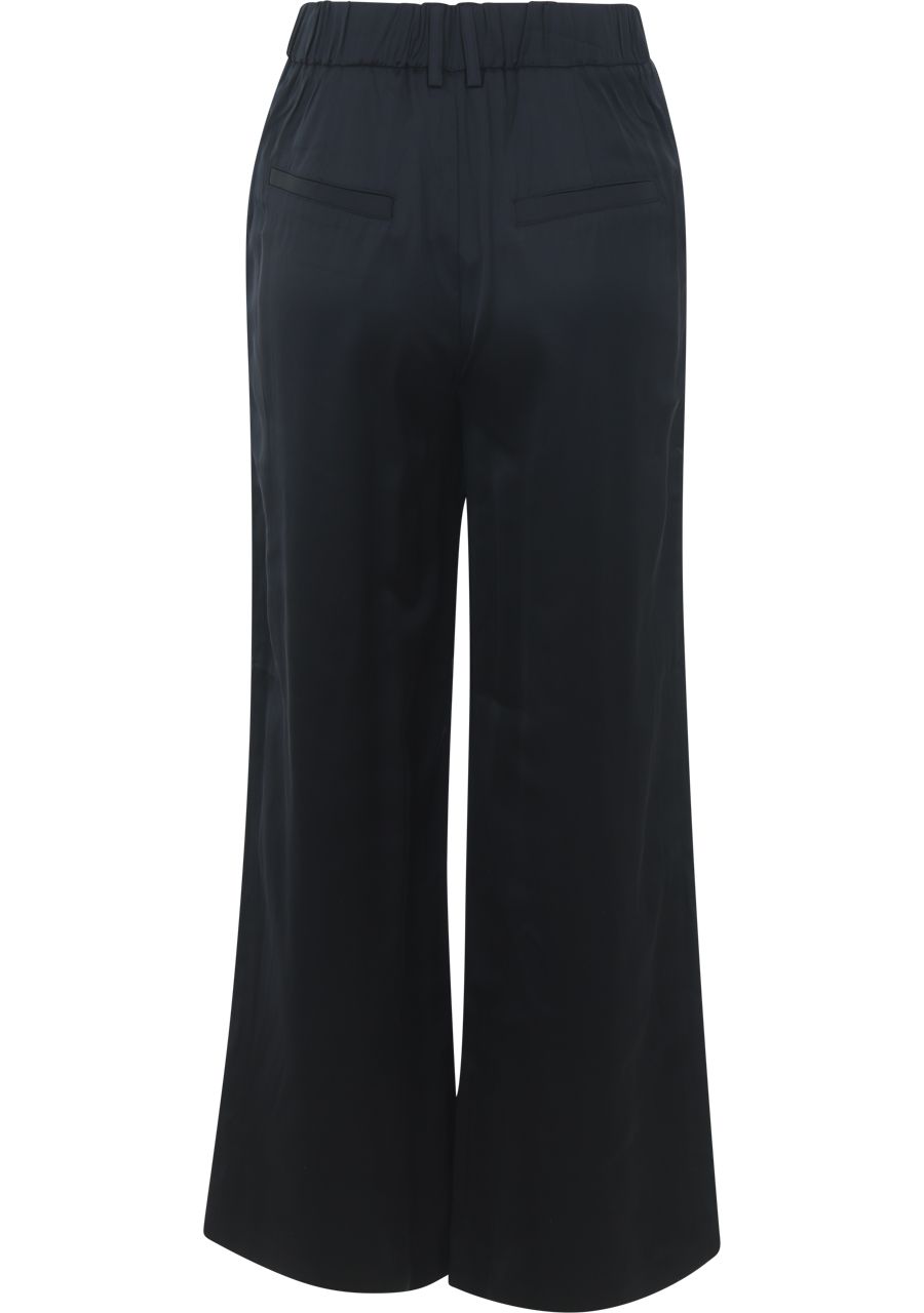 WITH BLACK PANTALON