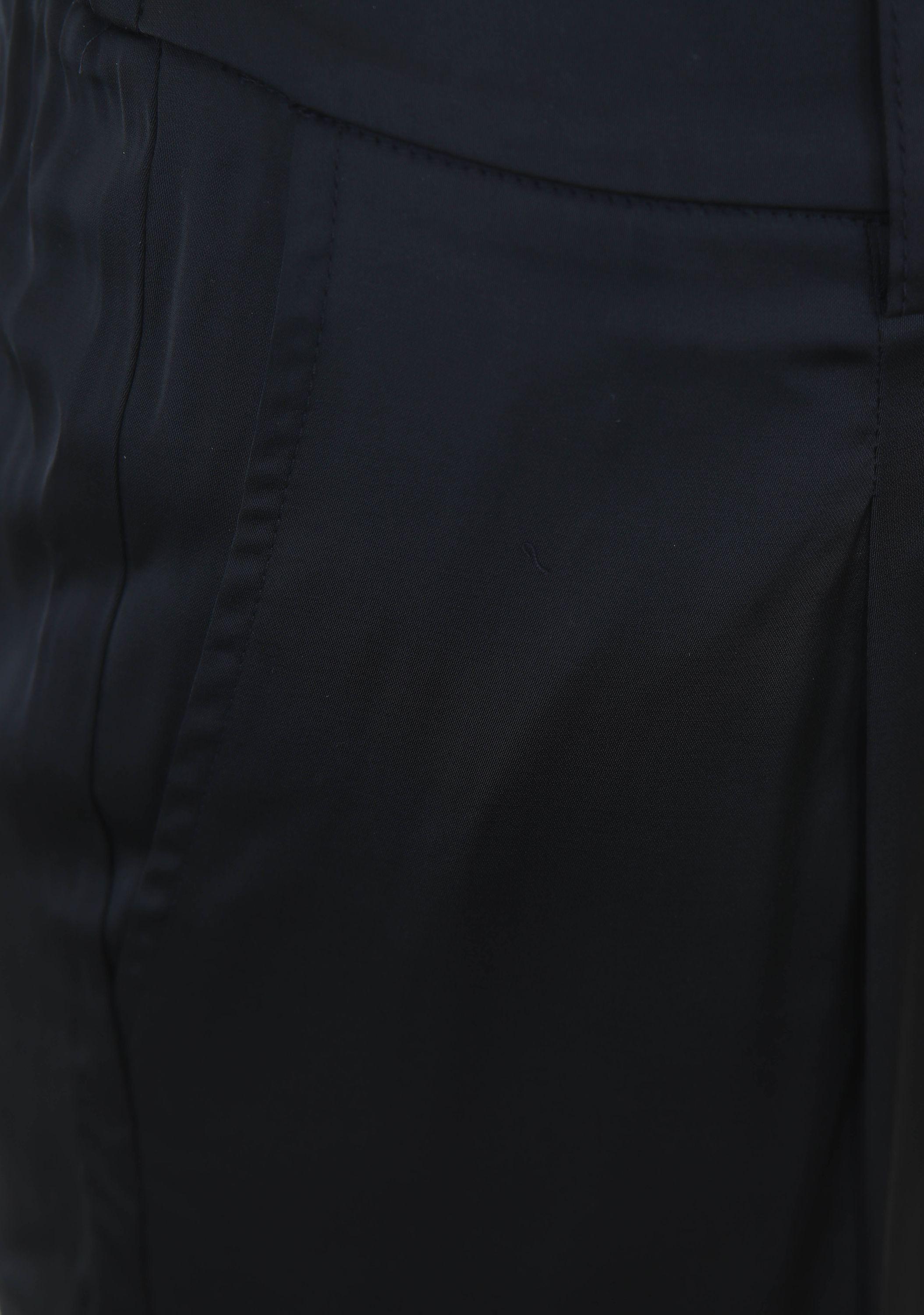WITH BLACK PANTALON
