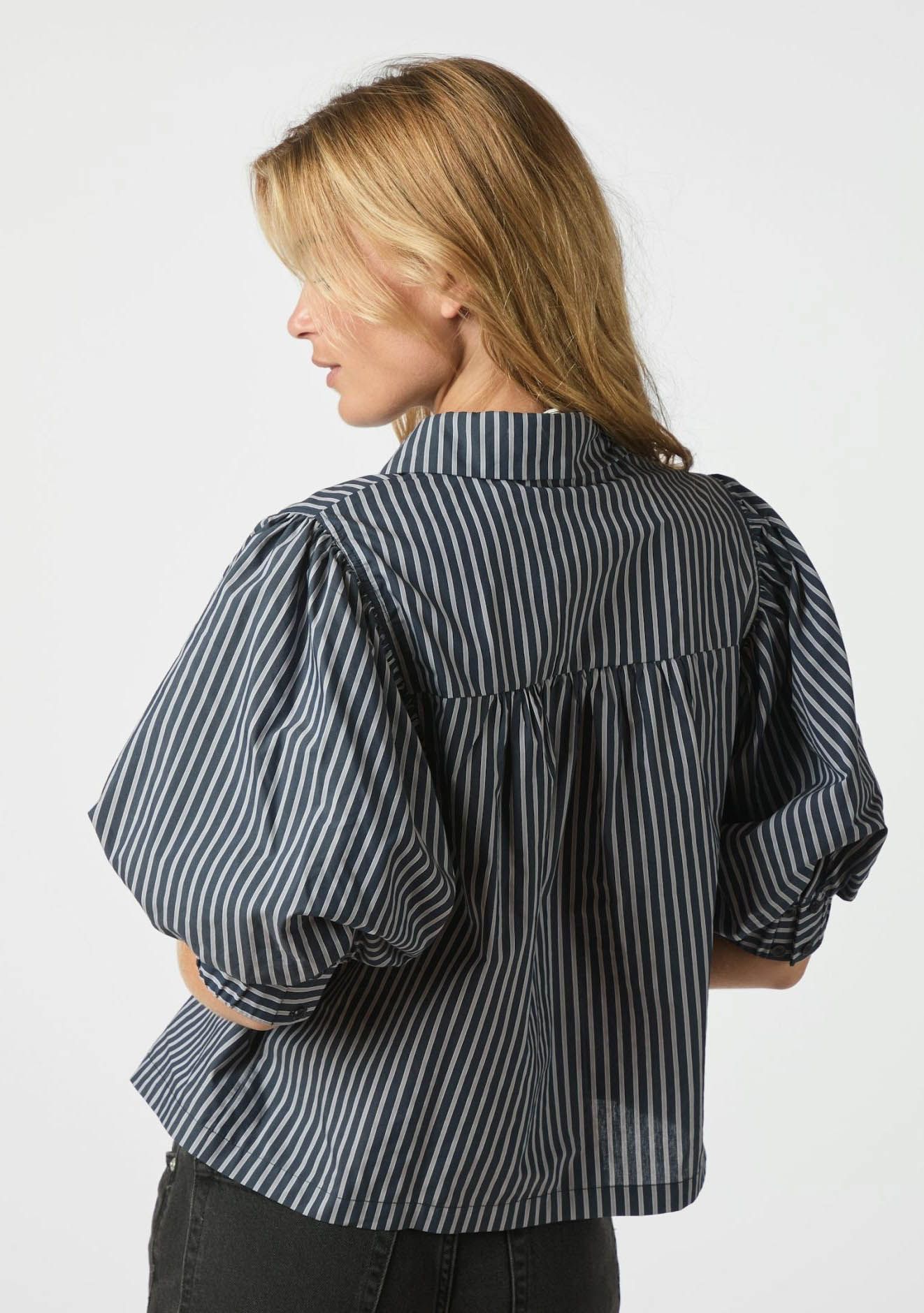 NEO NOIR BLOUSE