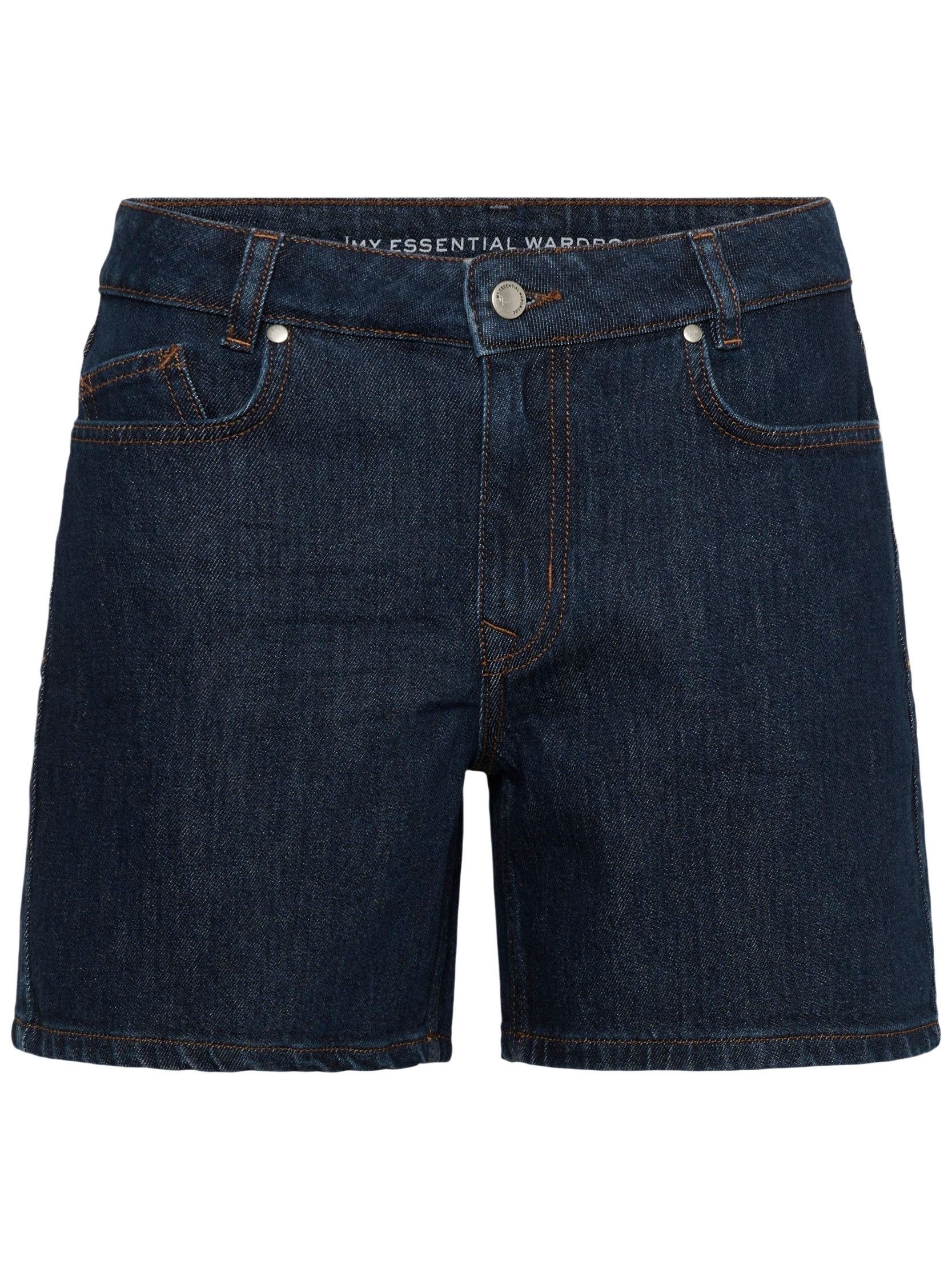 MY ESSENTIAL WARDROBE SHORT