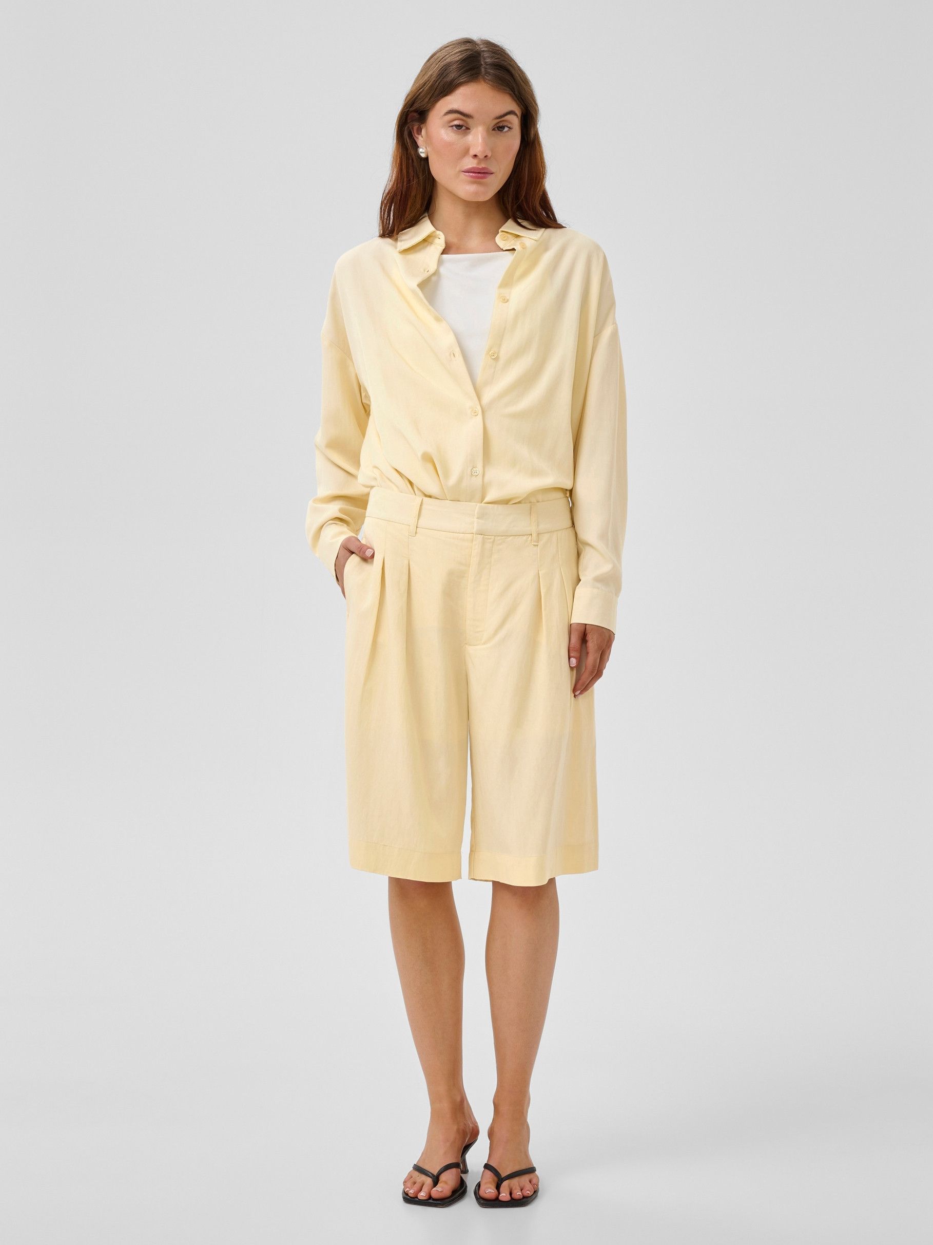 MY ESSENTIAL WARDROBE BERMUDA