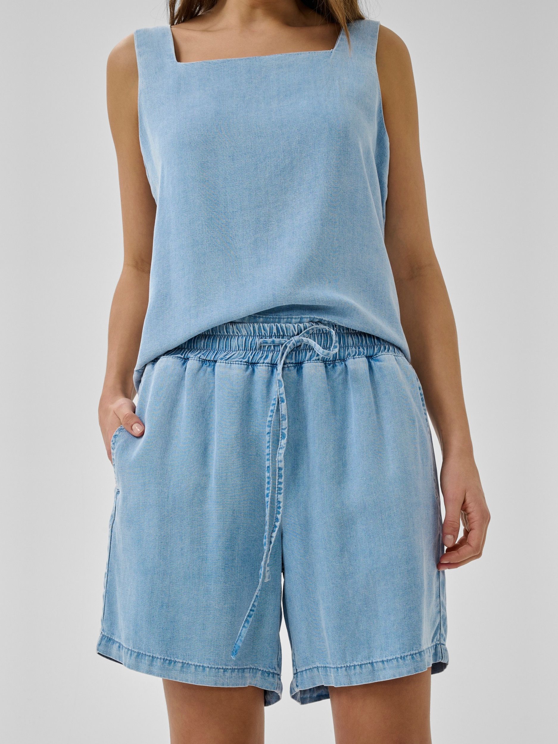 MY ESSENTIAL WARDROBE - SHORT - Blauw