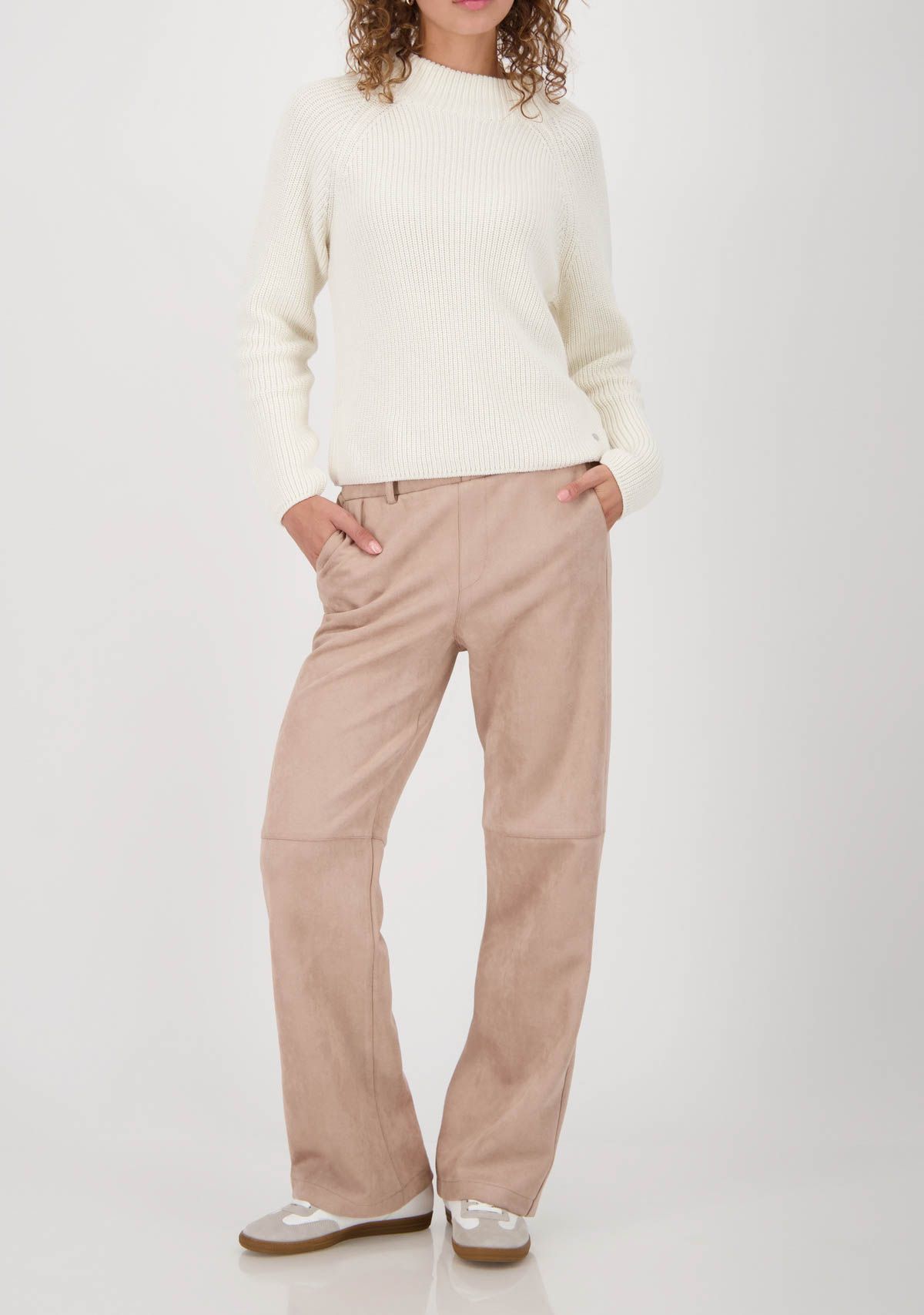 MONARI TRUI MONARI TRUI