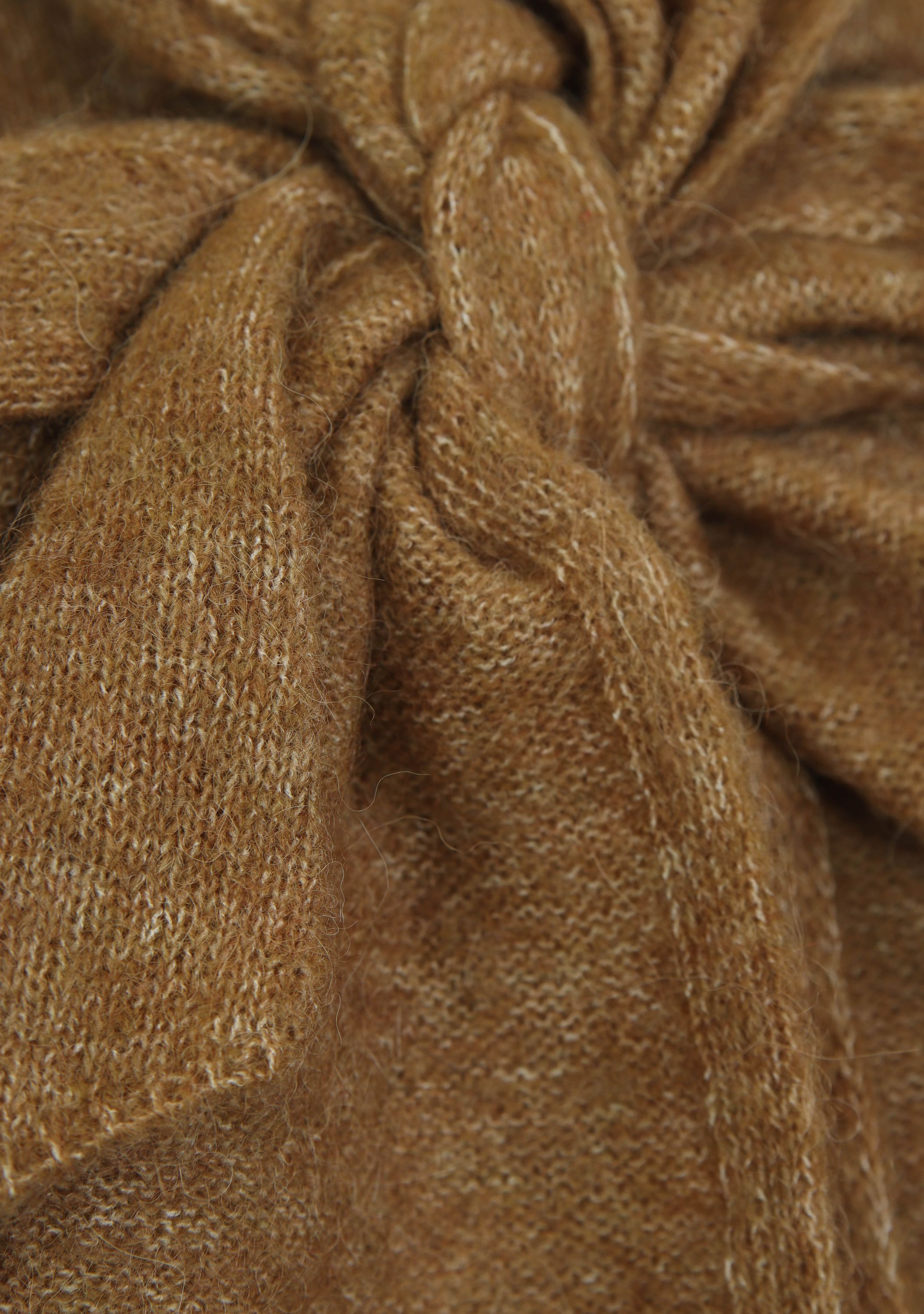 JOSH V TRUI KORTE MOUW