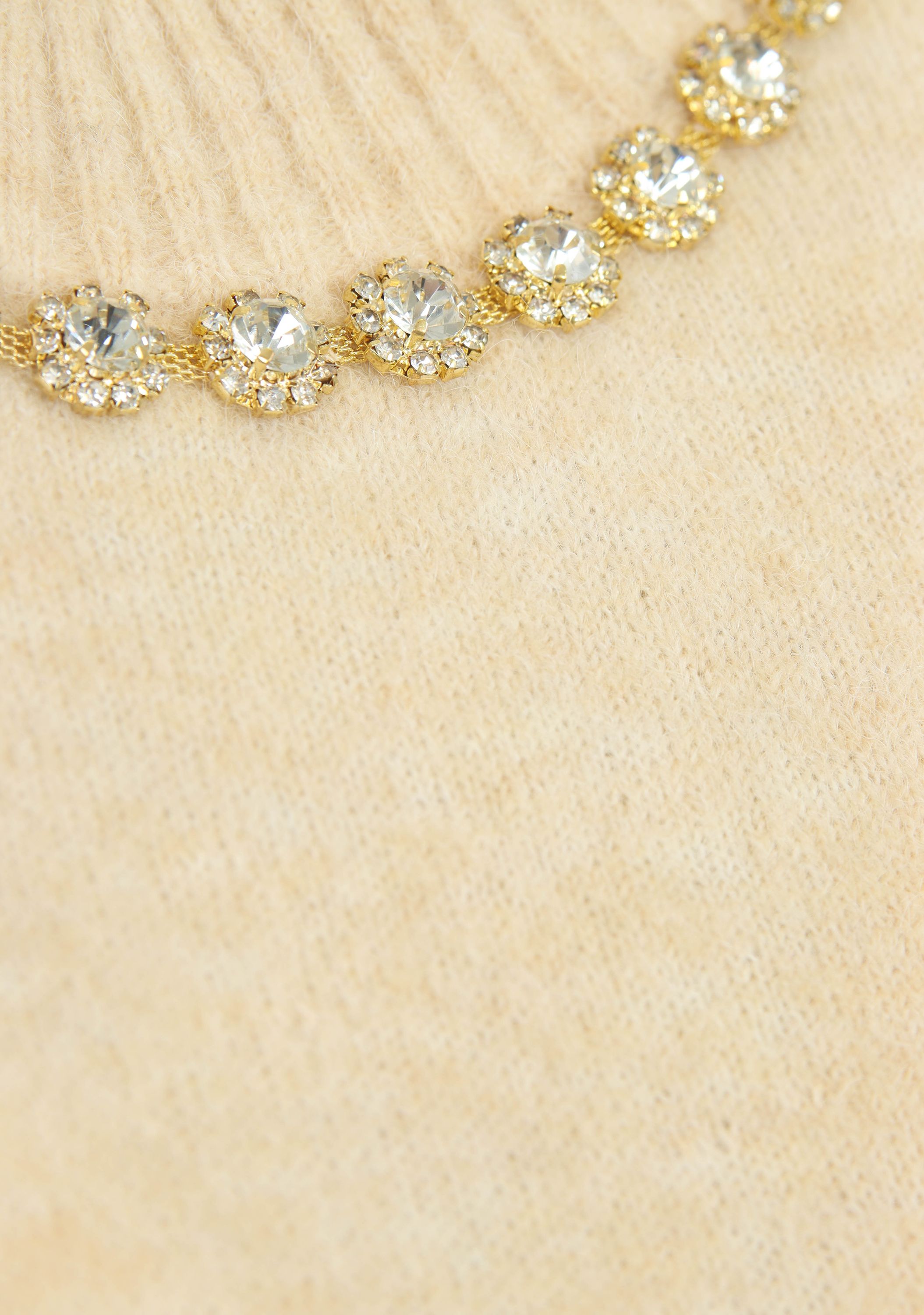 JOSH V TRUI KORTE MOUW