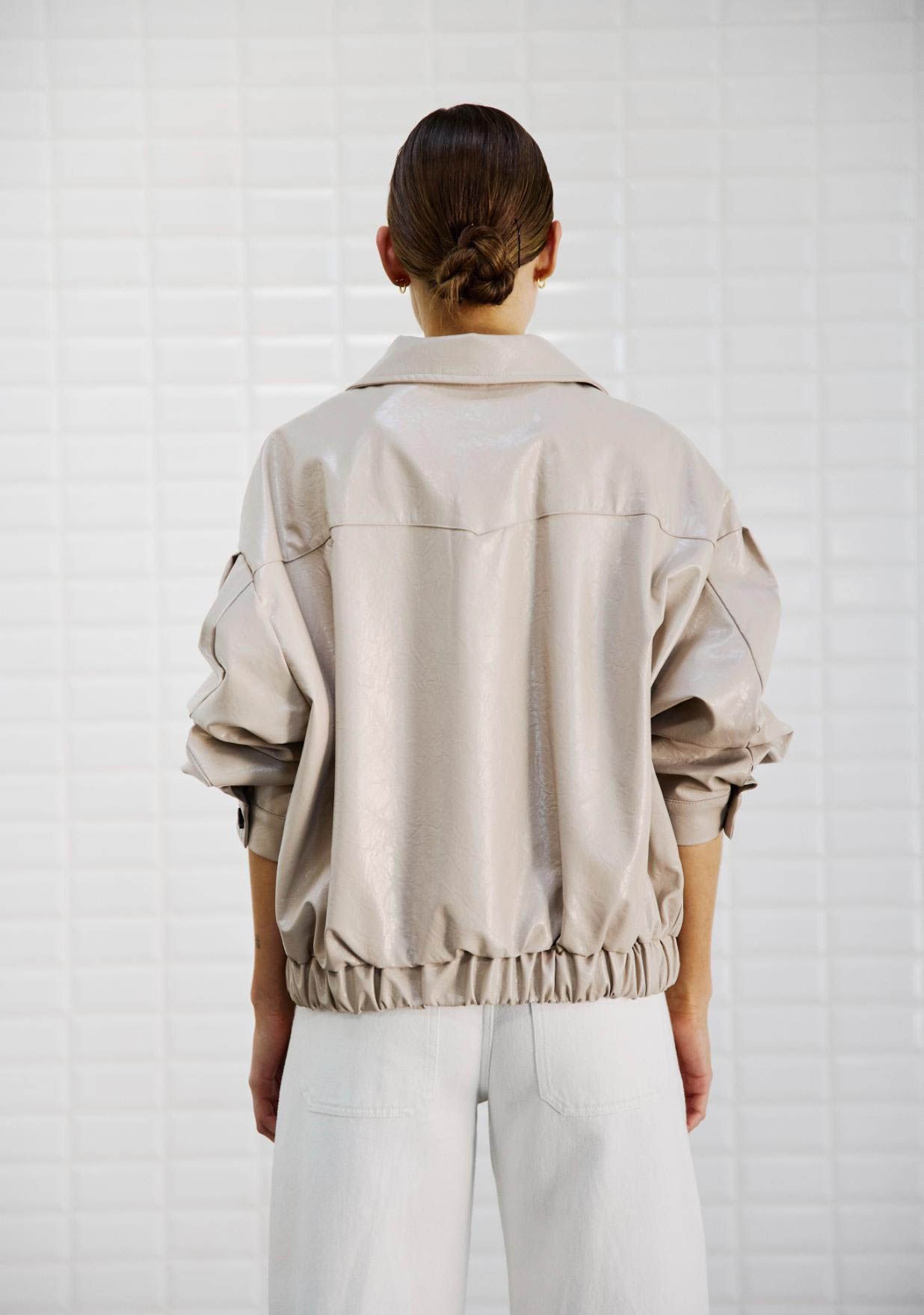 WITH BLACK LEER/SUEDE JACK