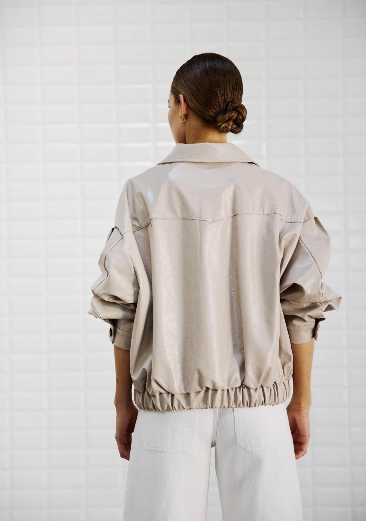 WITH BLACK LEER/SUEDE JACK