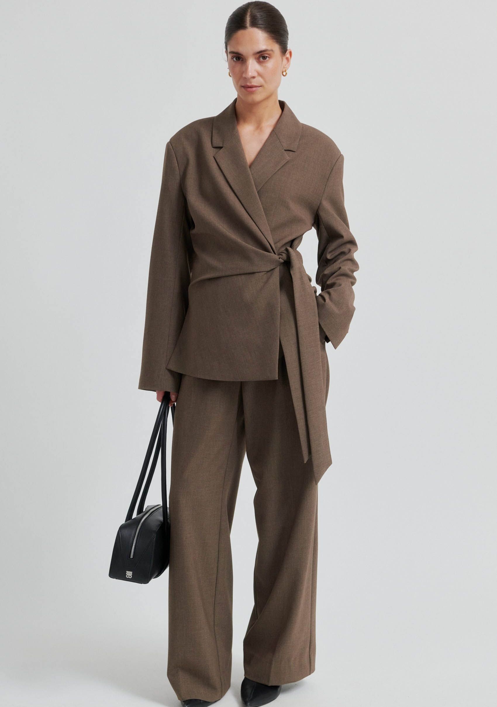 SECOND FEMALE BLAZER