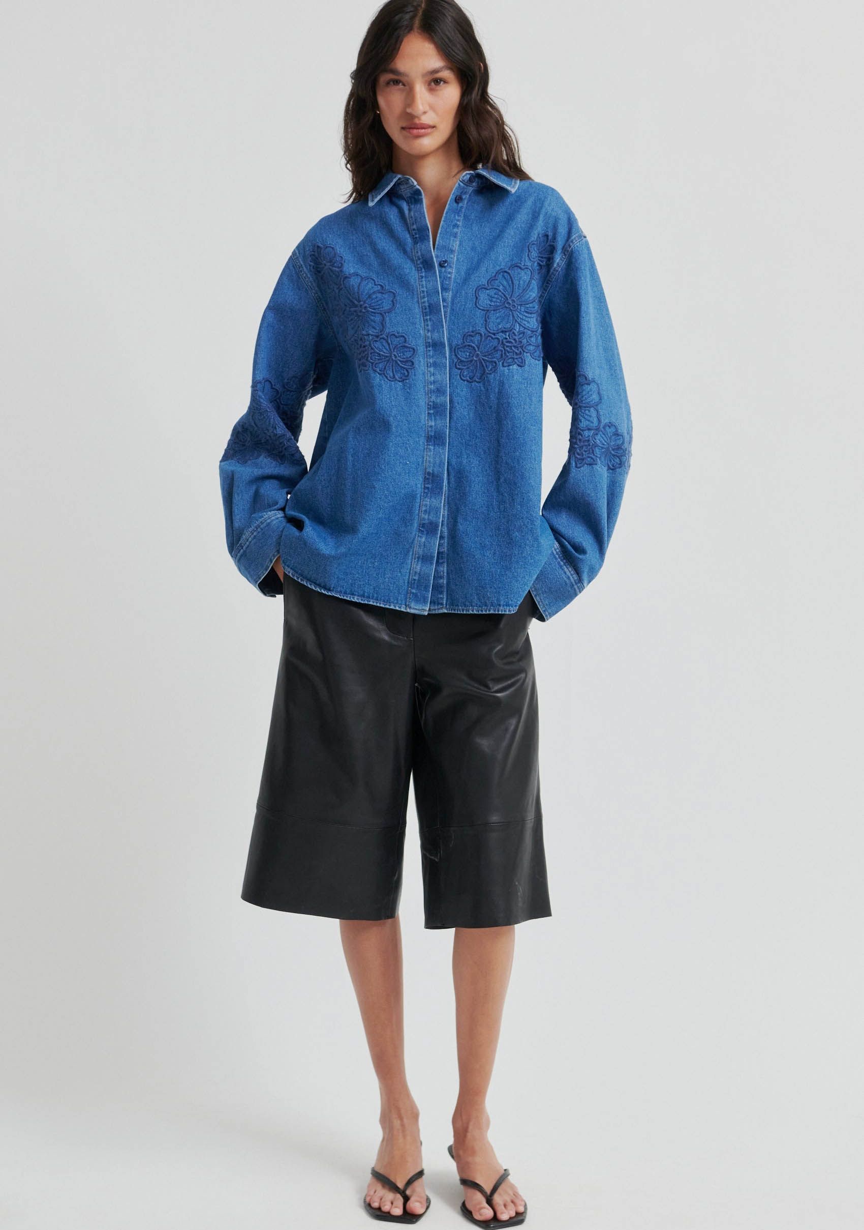 SECOND FEMALE BLOUSE