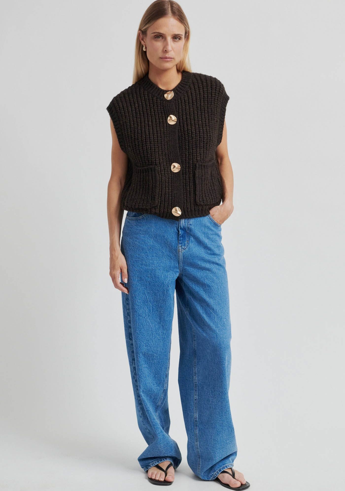 SECOND FEMALE SPENCER