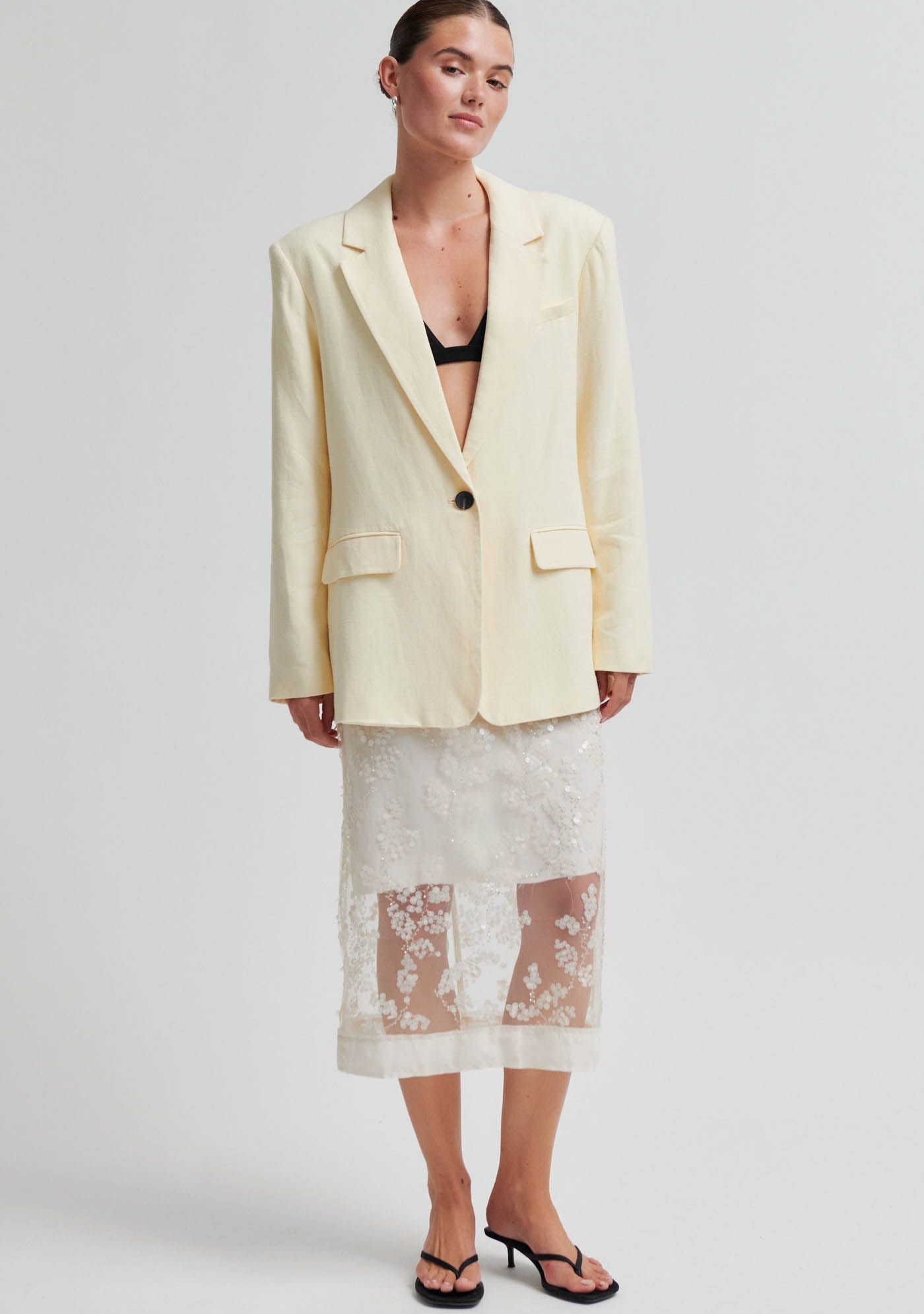 SECOND FEMALE BLAZER