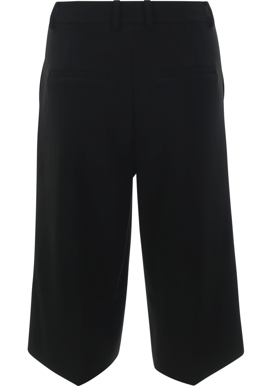 SECOND FEMALE BERMUDA