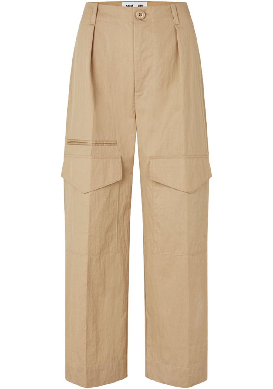 BAUM UND PFERDGARTEN CARGO