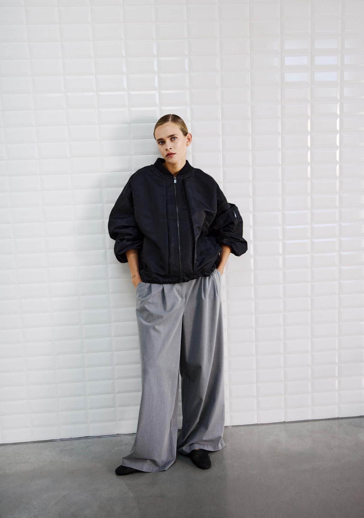 WITH BLACK BOMBERJACK