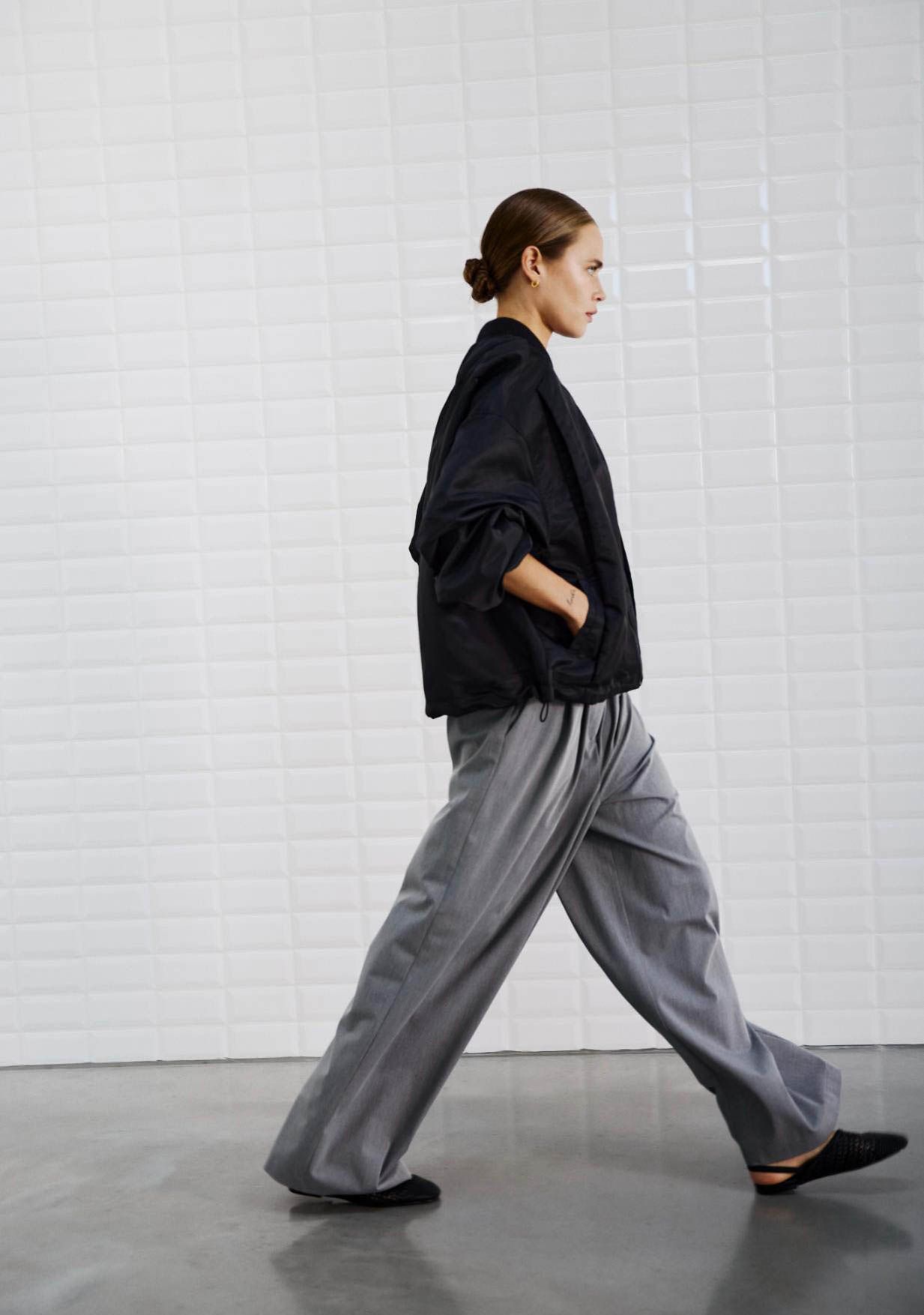 WITH BLACK BOMBERJACK