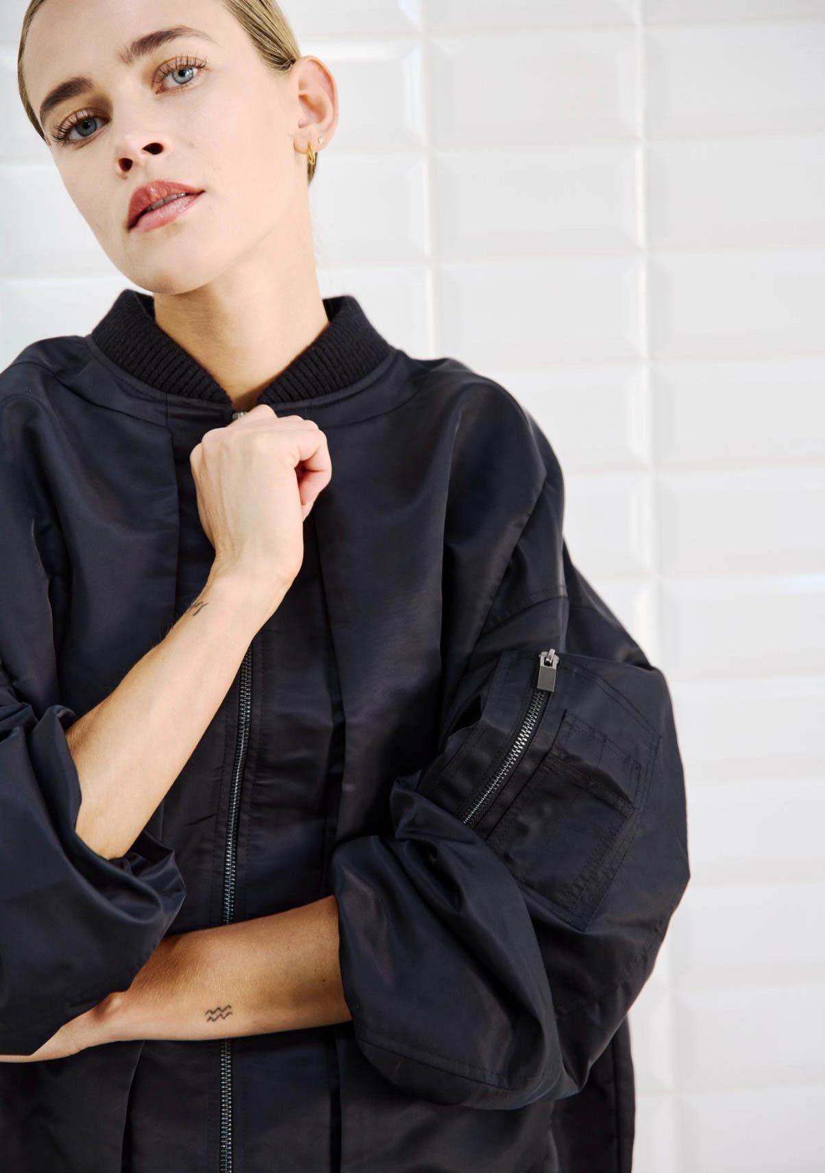 WITH BLACK BOMBERJACK