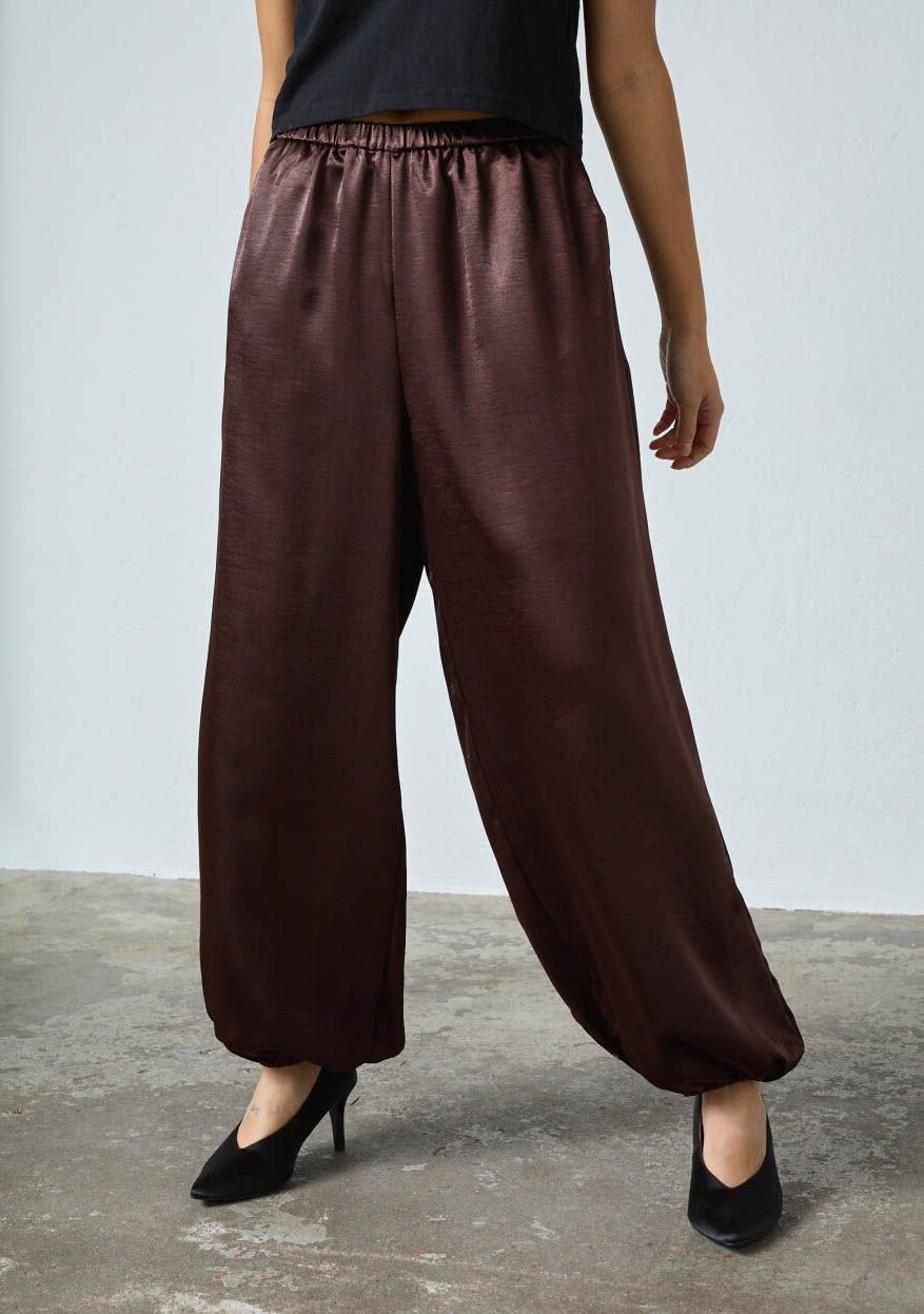 SISTERS POINT HAREMBROEK