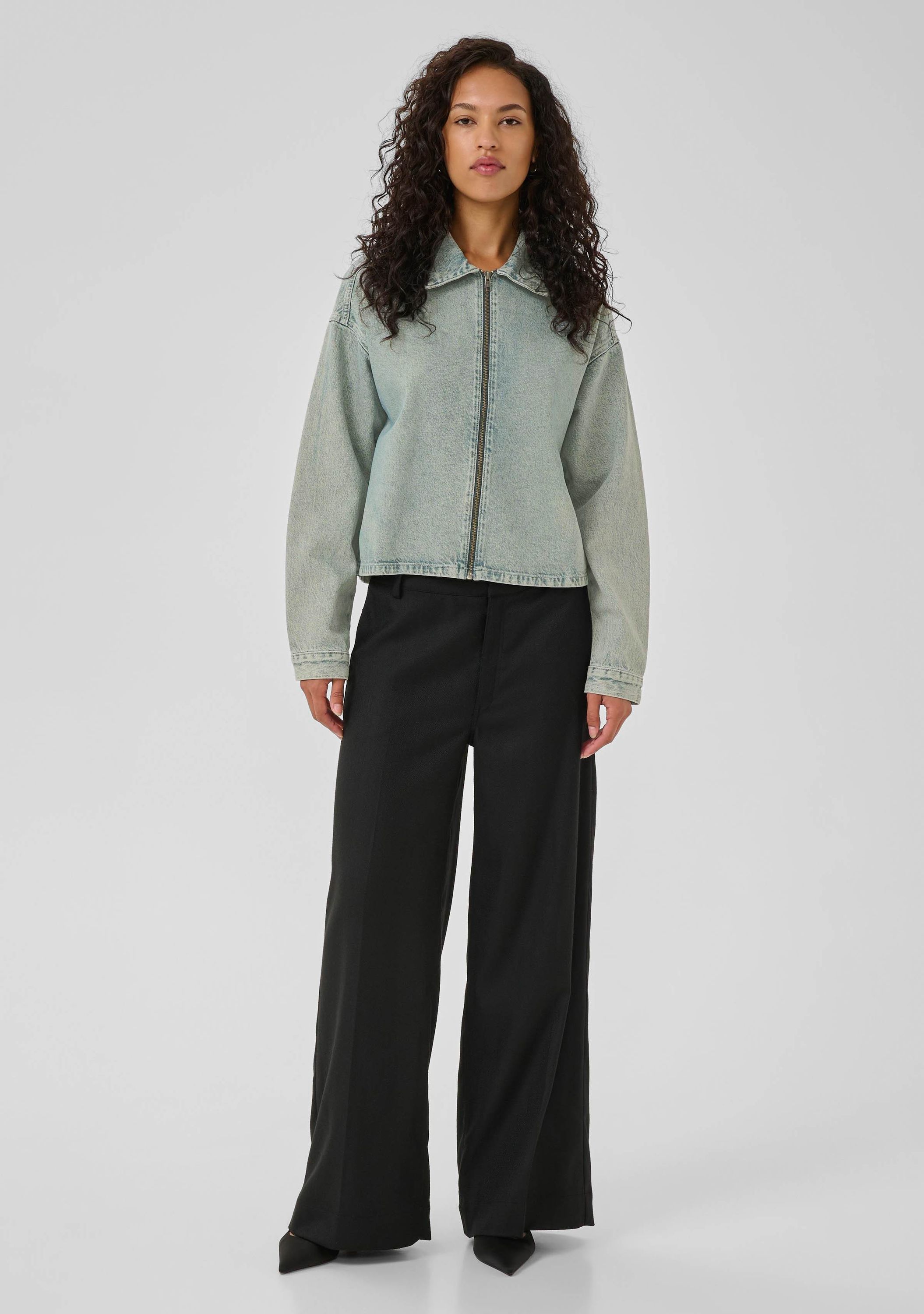 MY ESSENTIAL WARDROBE DENIMJACK