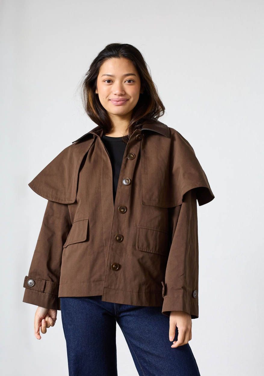 SISTERS POINT MANTEL