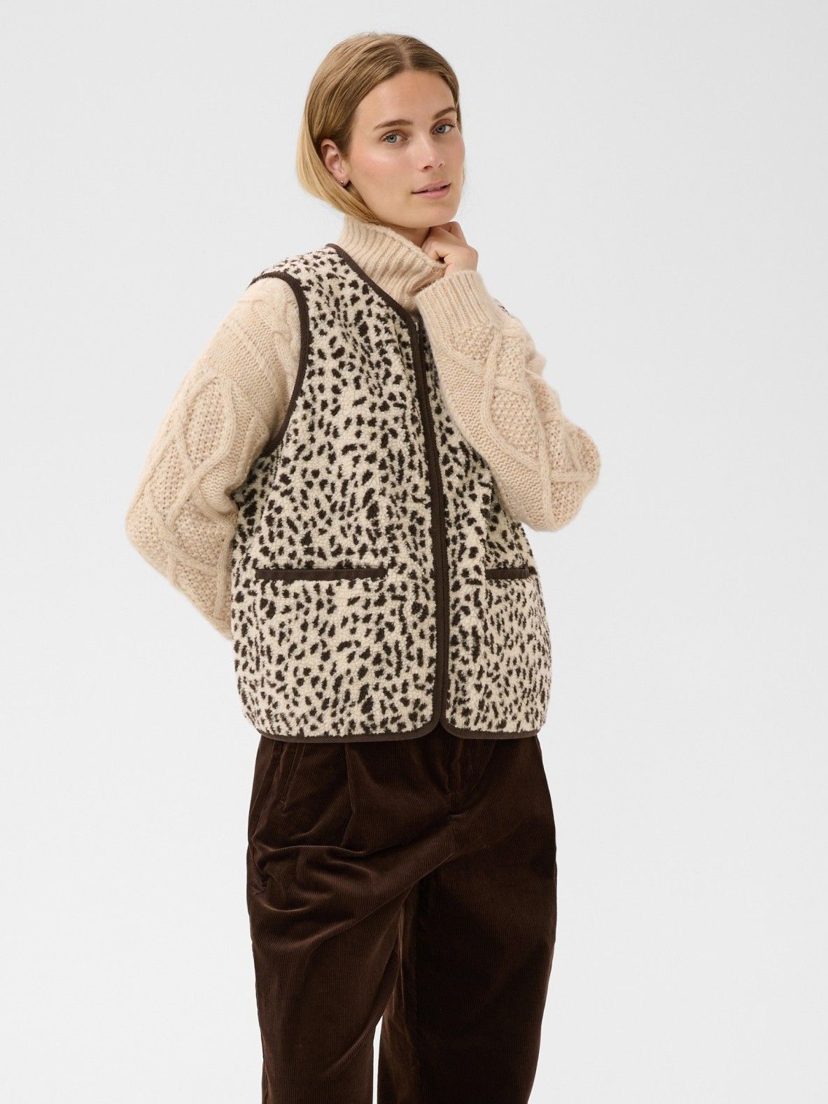 PART TWO - JAS - Beige