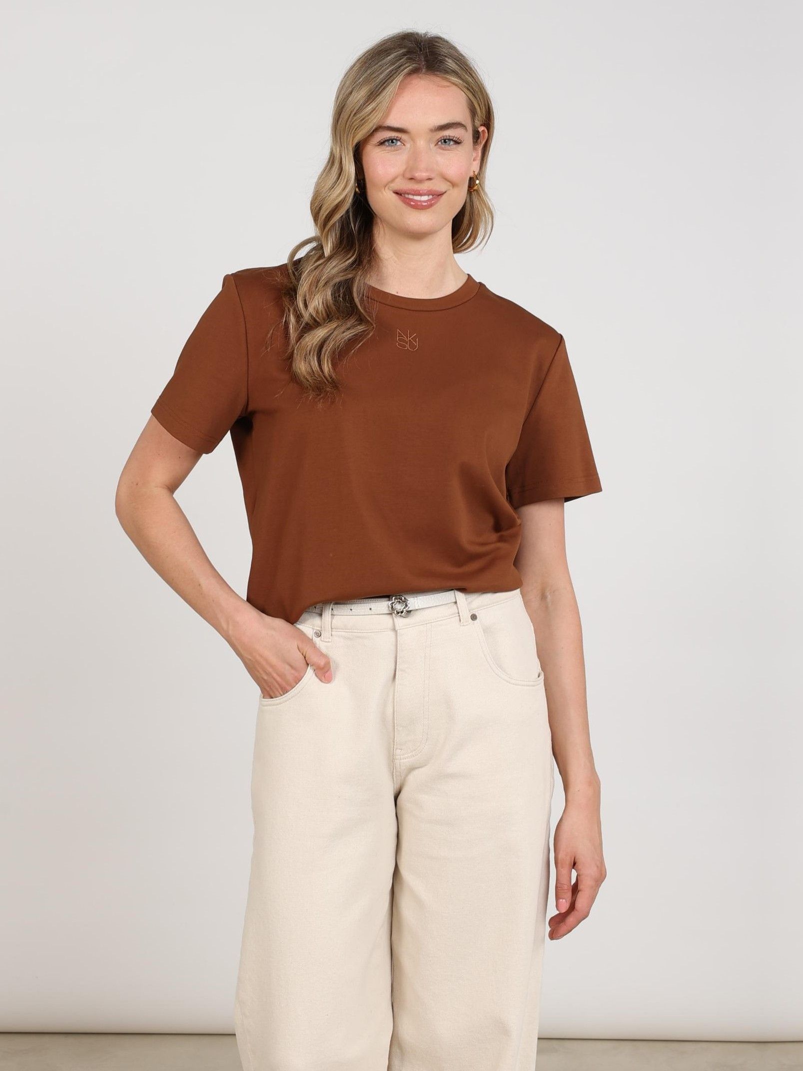 NUKUS - SHIRT - Bruin