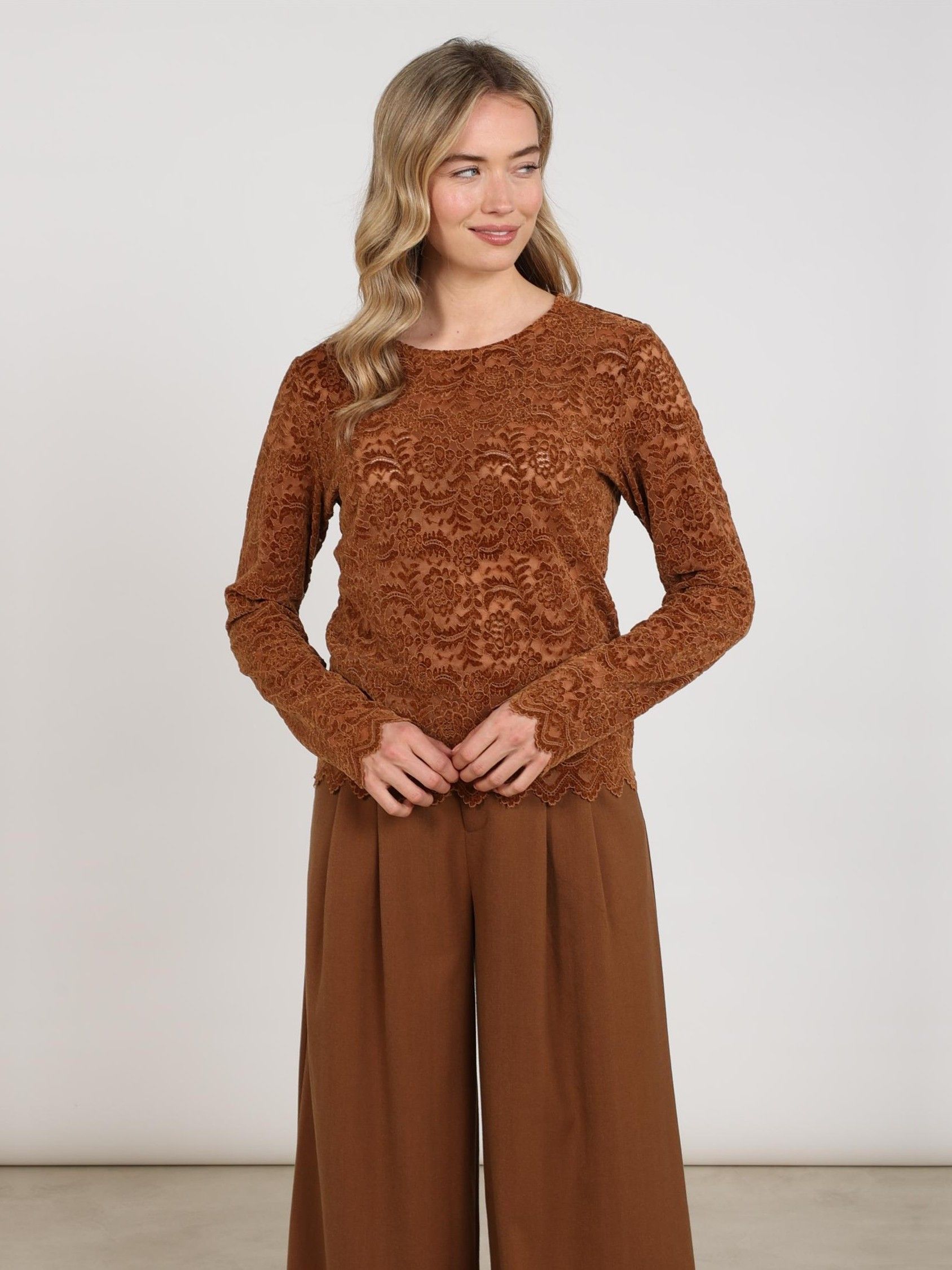 NUKUS - SHIRT - Bruin