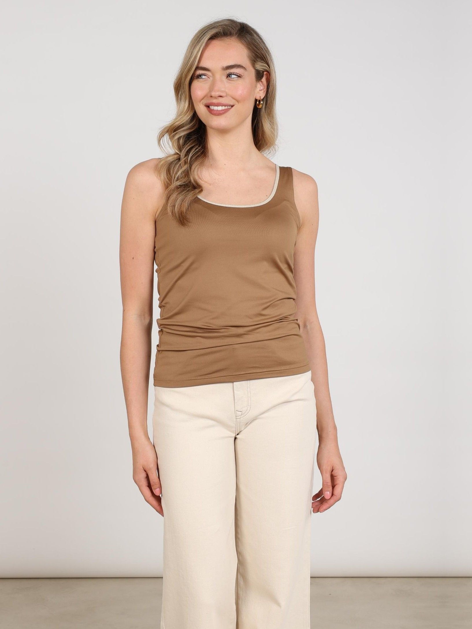 NUKUS - SHIRT - Bruin