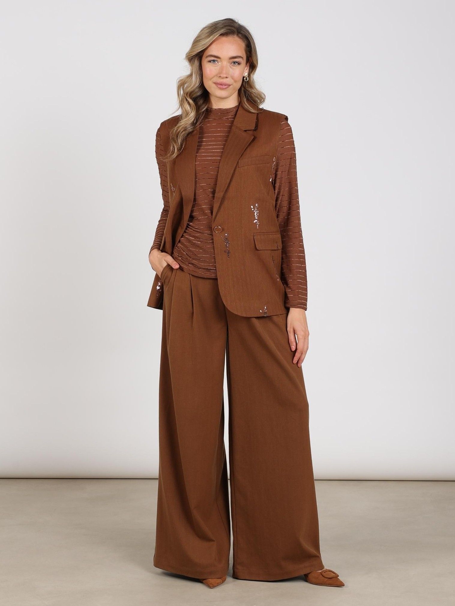 NUKUS - GILET - Bruin