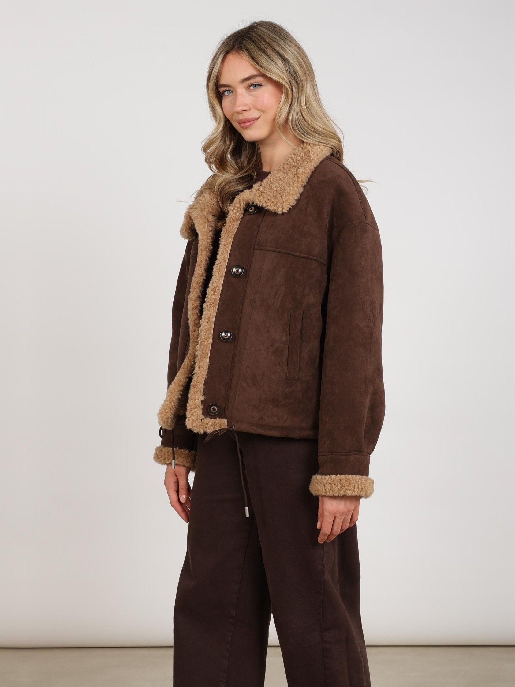 NUKUS - JAS - Bruin