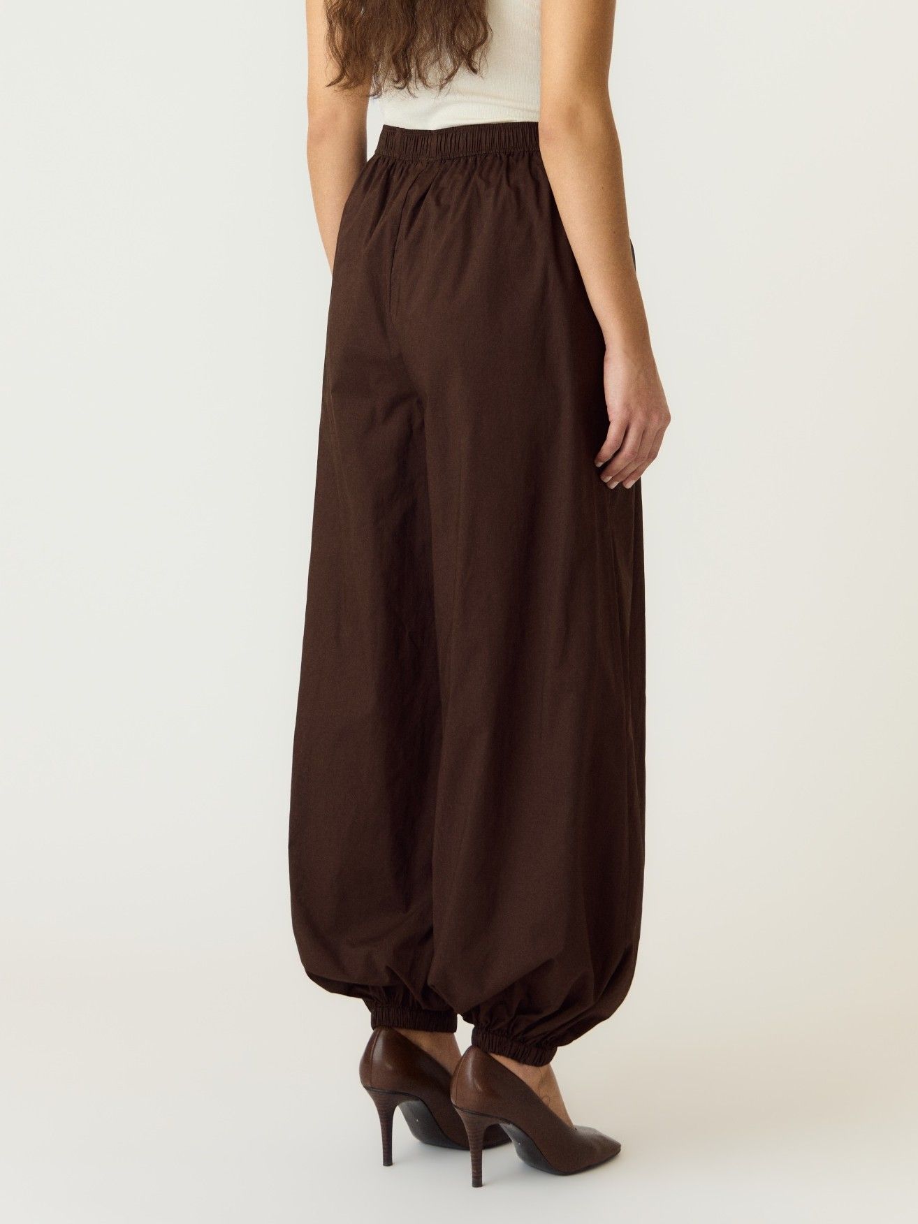 YAS - SHORT - Bruin