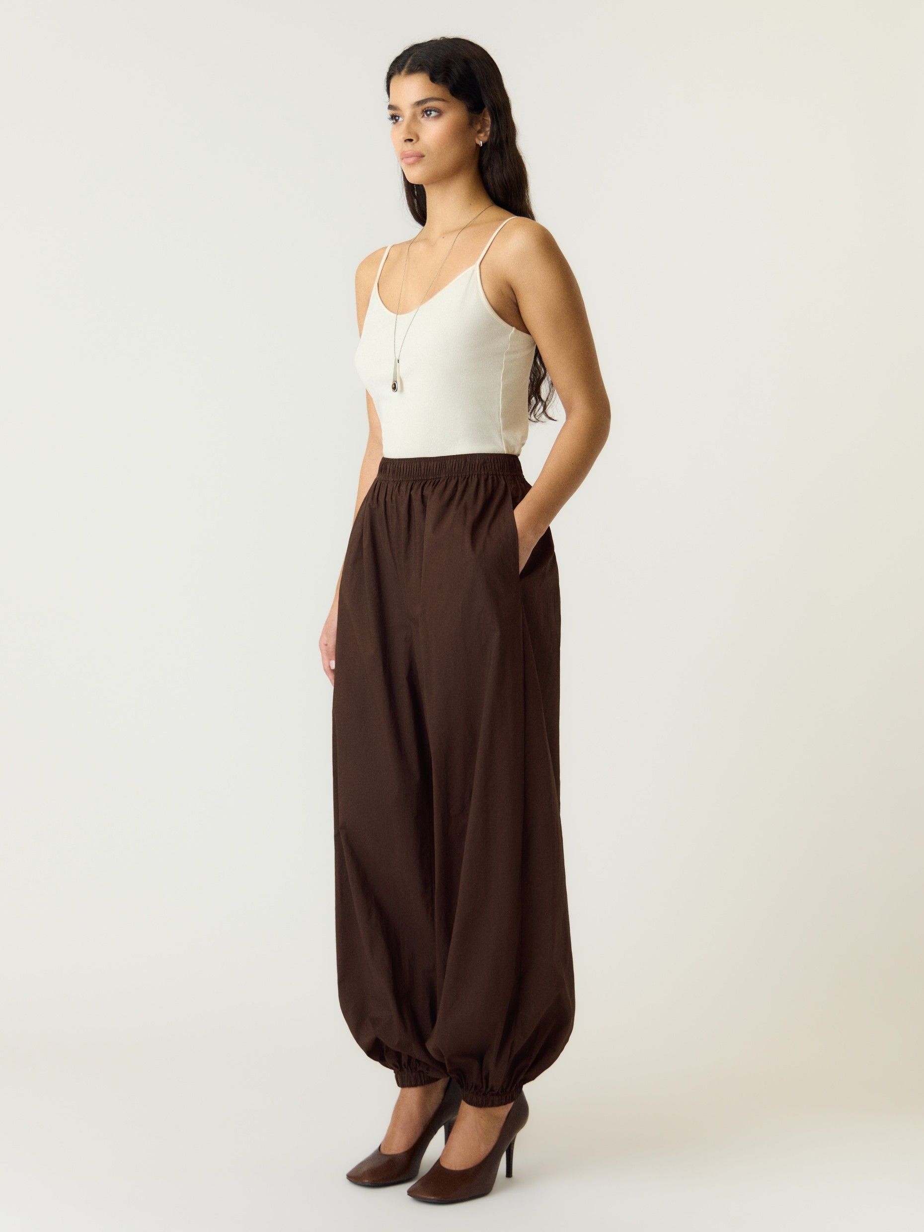 YAS - SHORT - Bruin