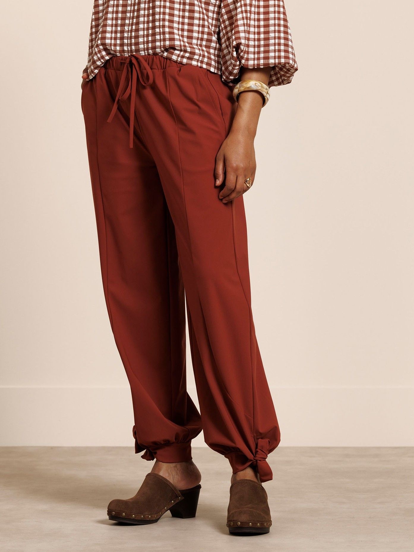 STUDIO ANNELOES - SHORT - Bruin
